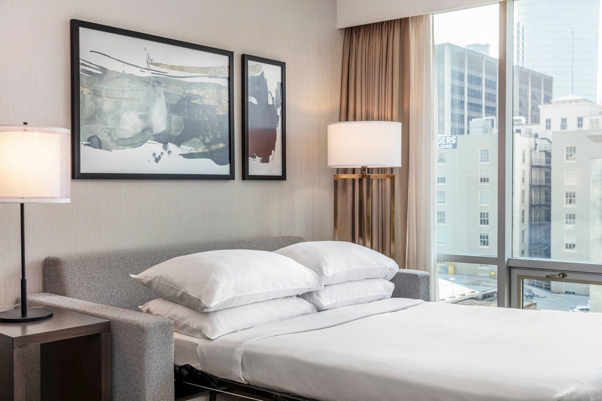 Suite King Size Bed
