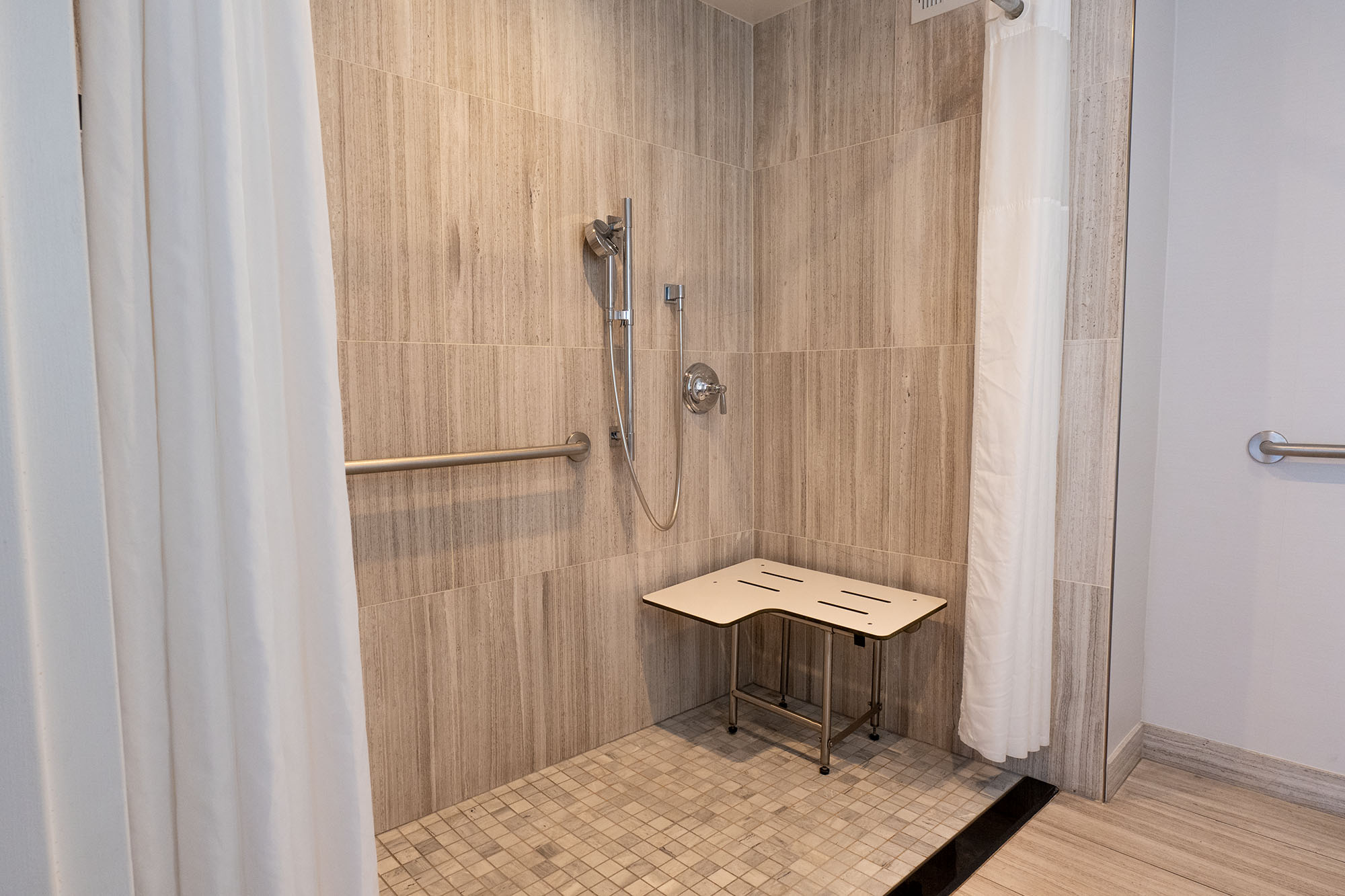 Studio Accessible-queen Size Bed