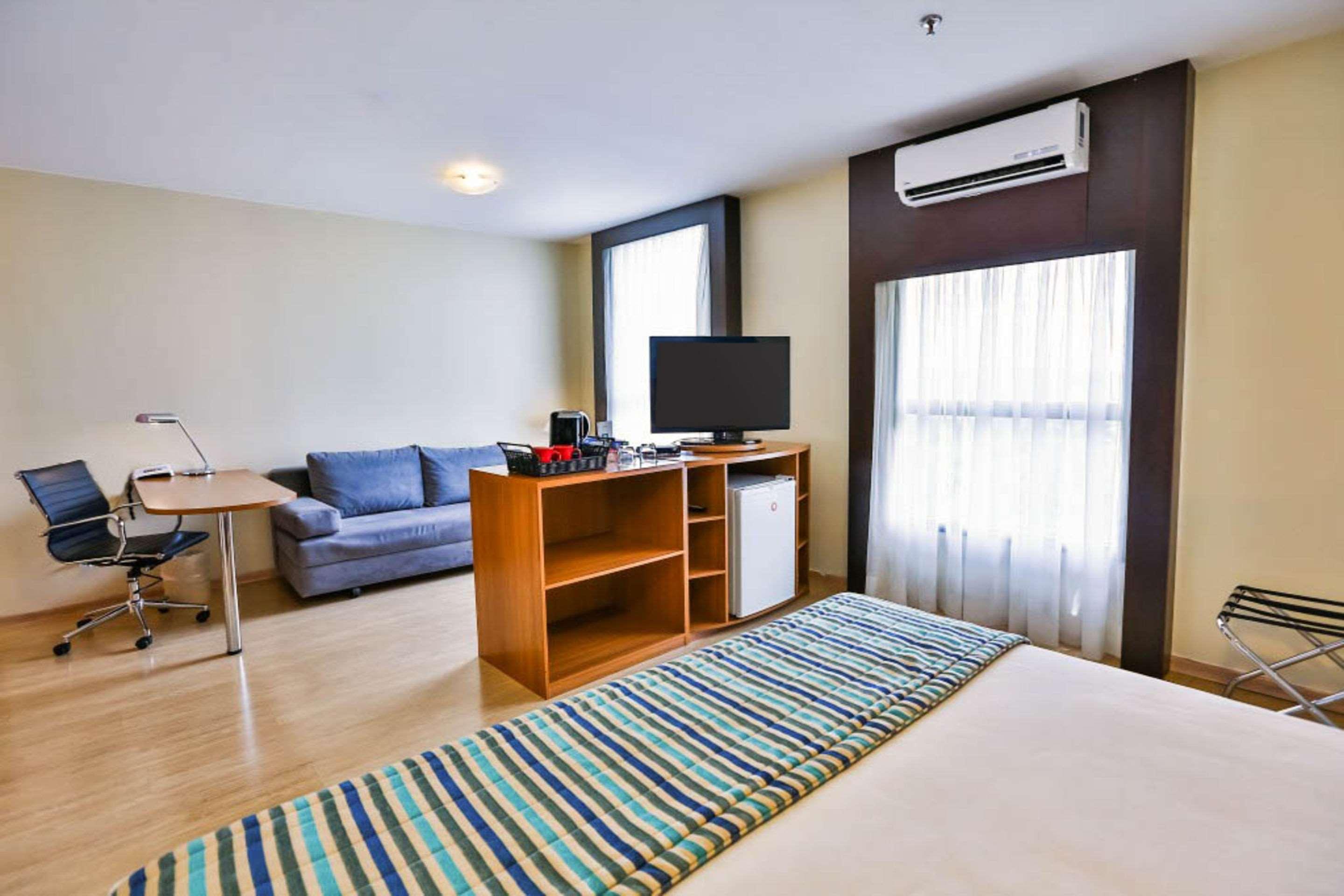 Double Queen Size Bed