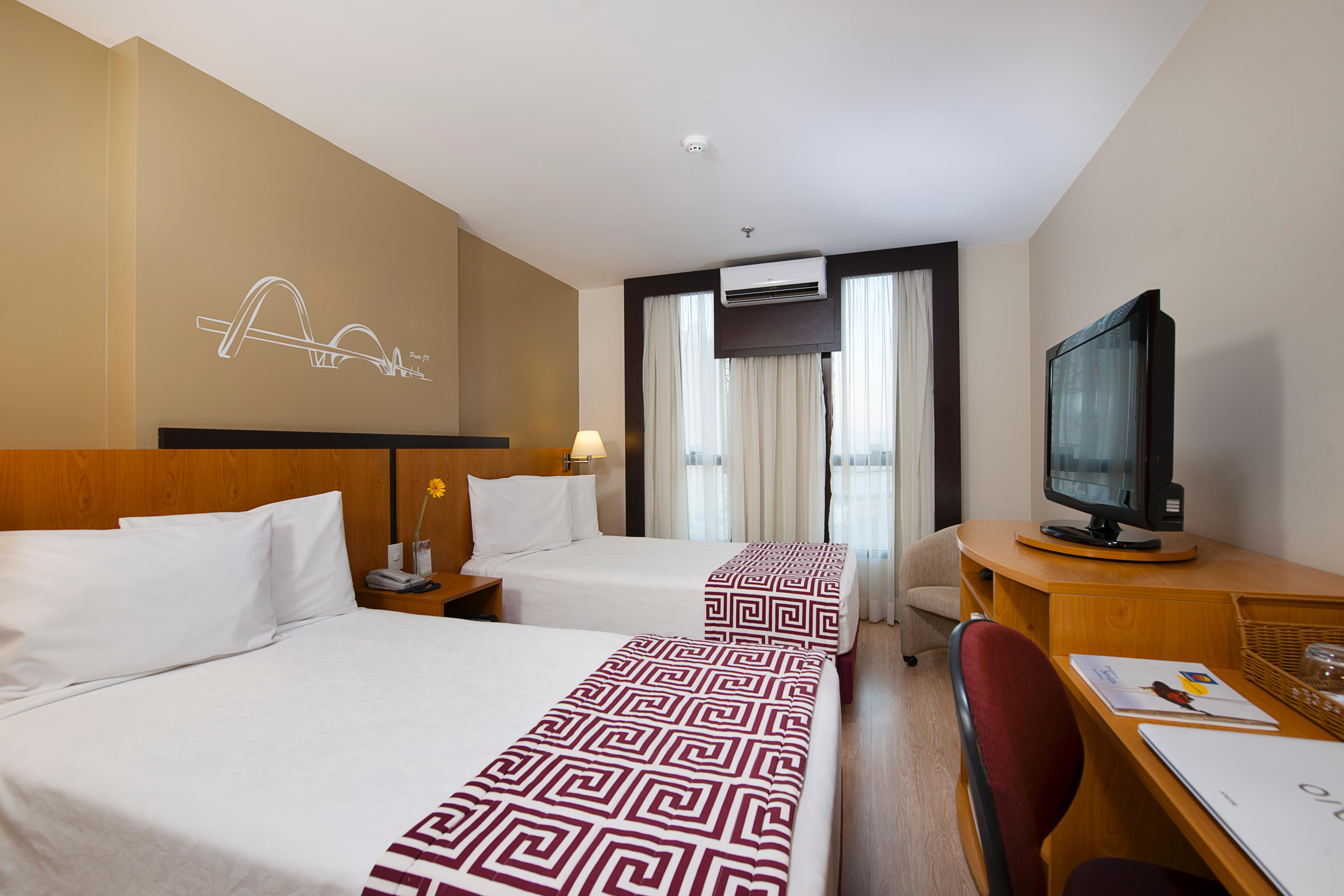 Single Superior Queen Bed