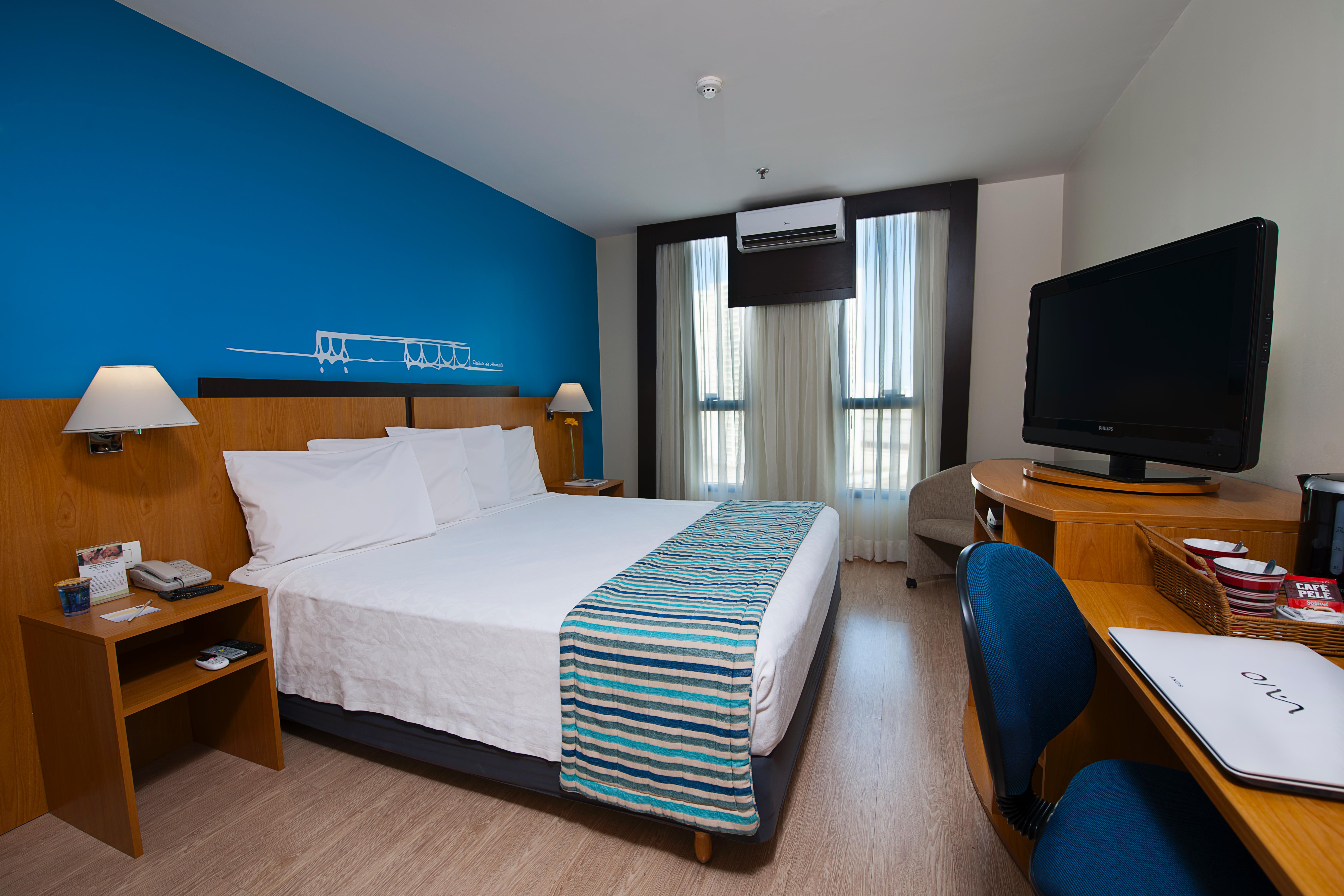 Double Deluxe Queen Bed