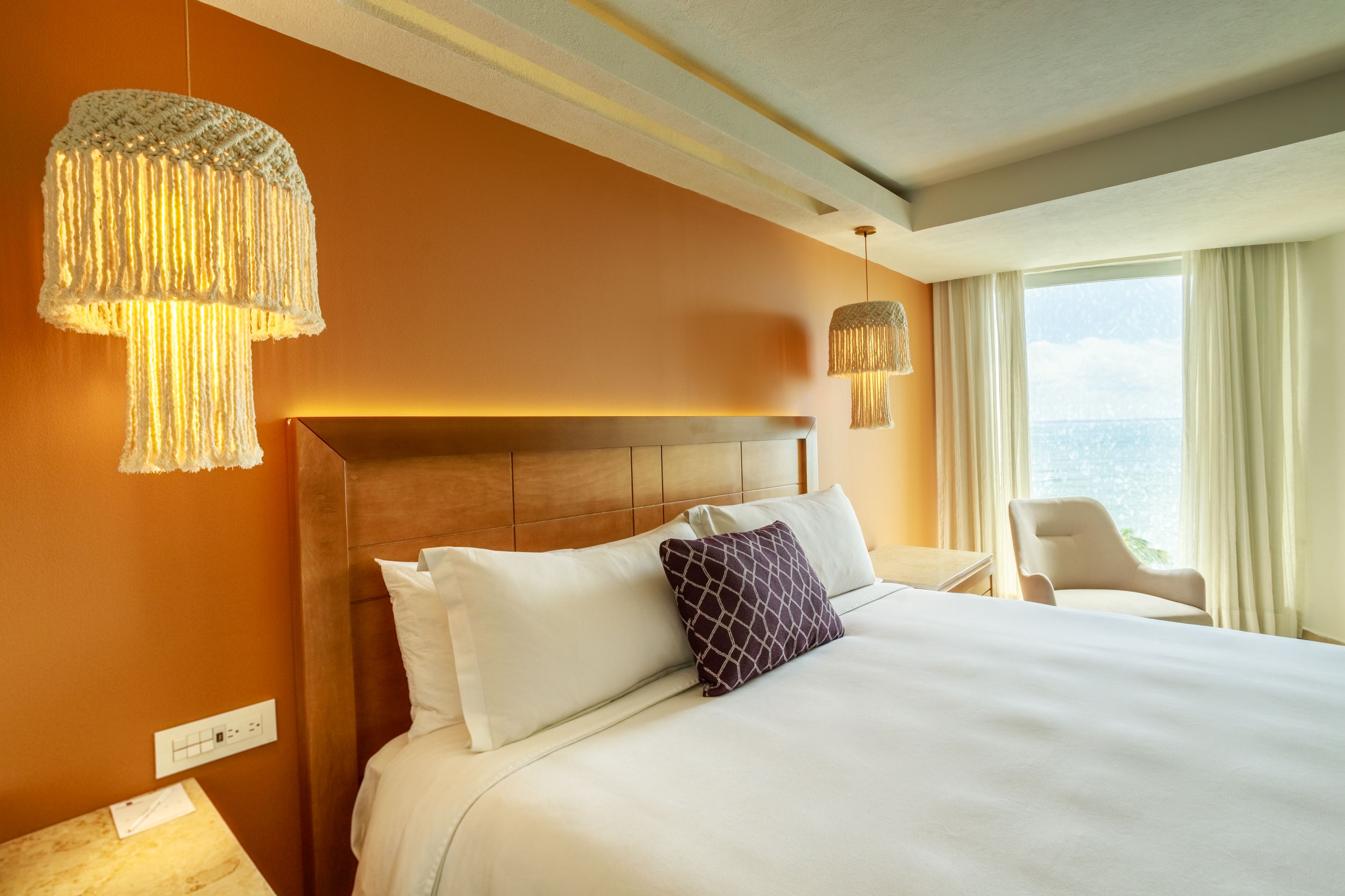 Double Club King Bed