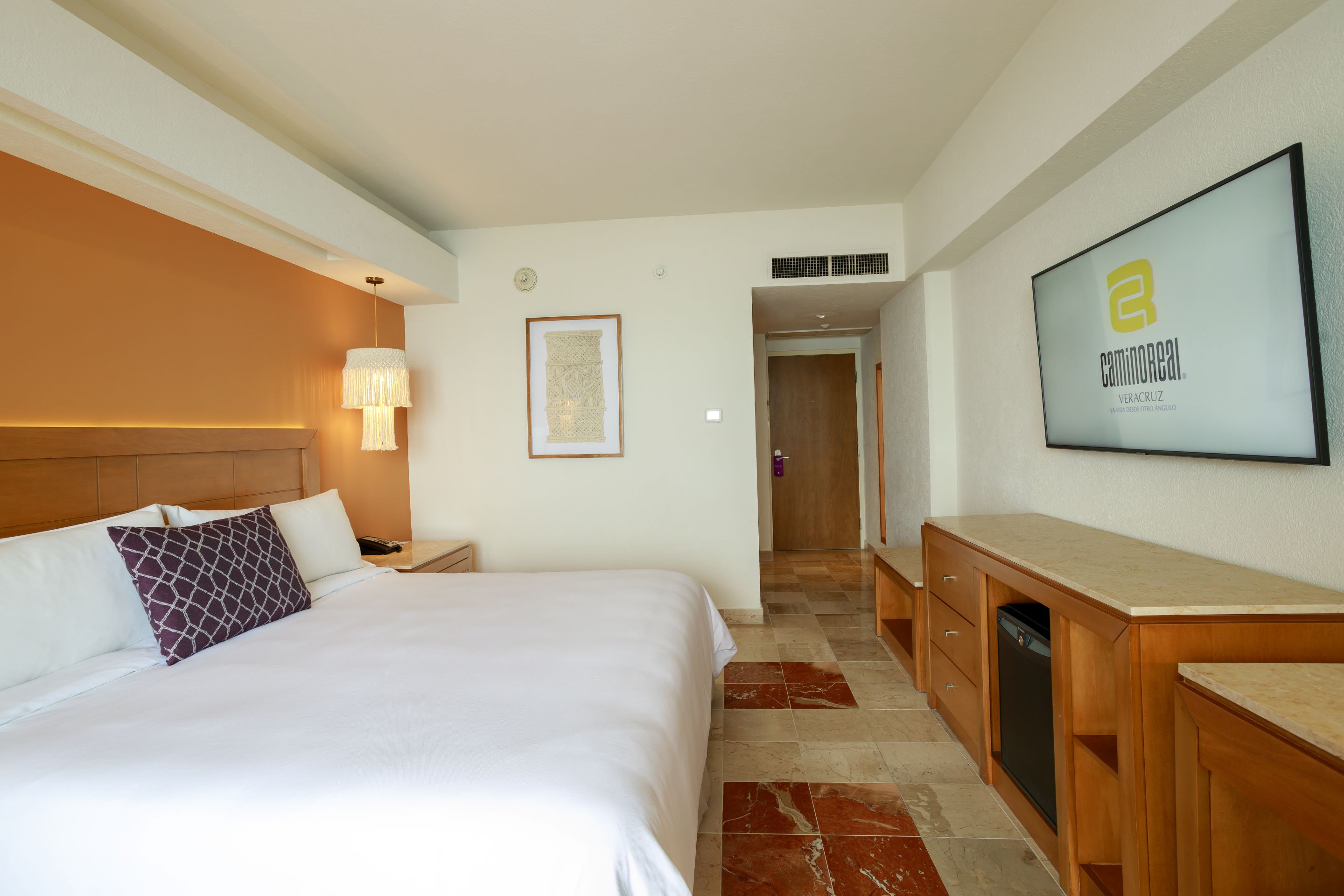 Double Deluxe One Bed