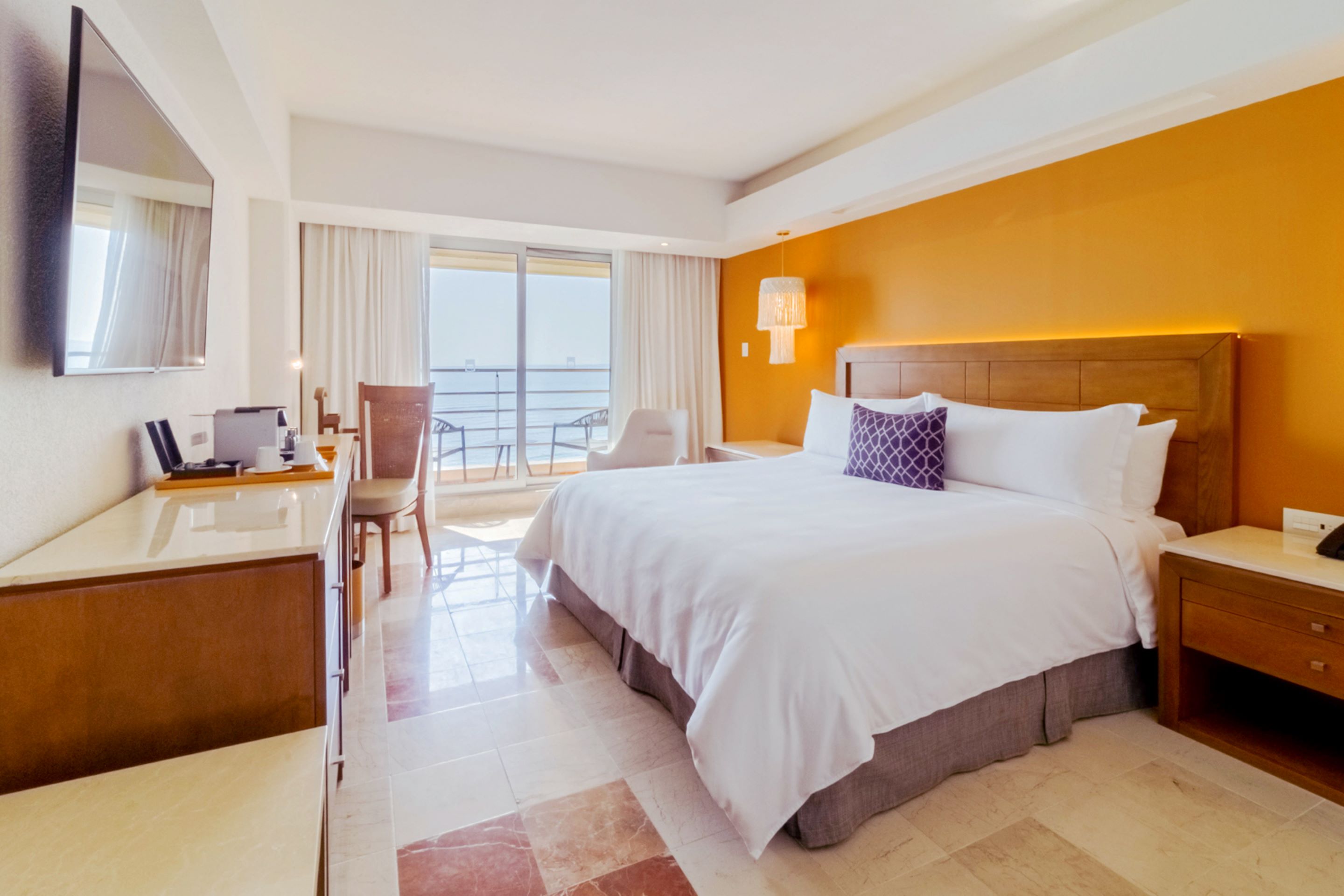 Double Club King Bed