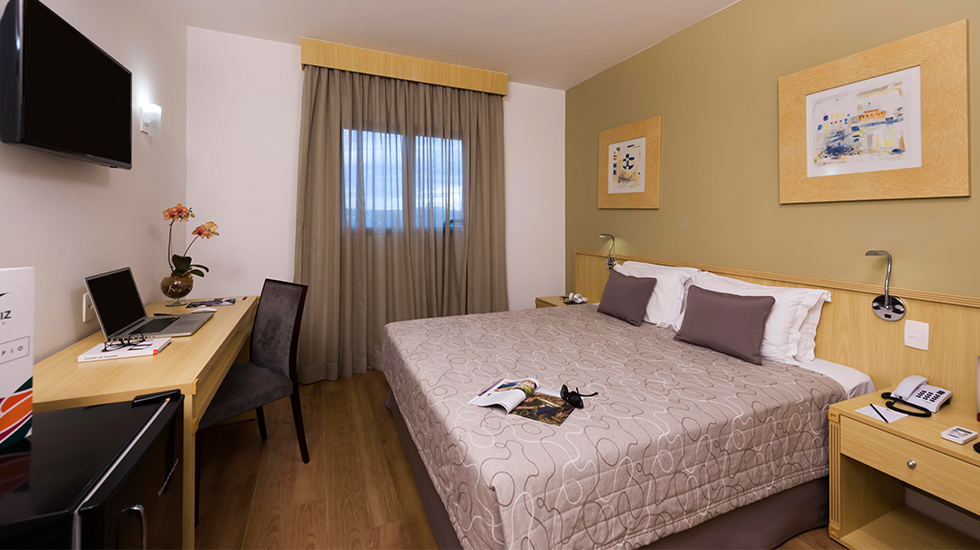 Double Executive Queen Bed