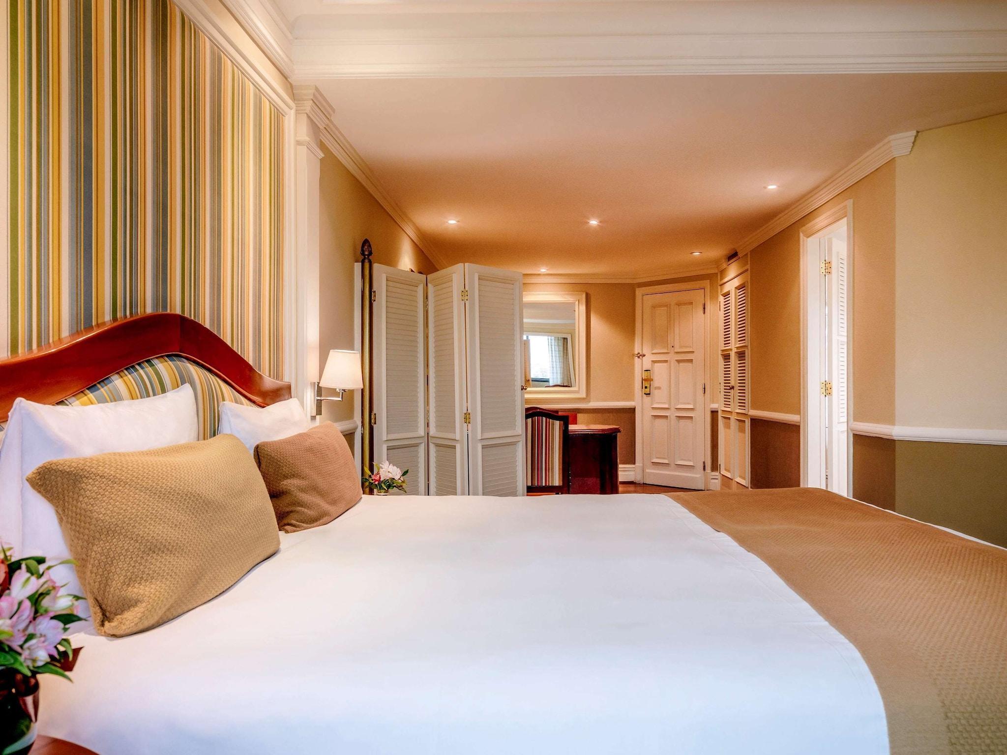 Double King Size Bed