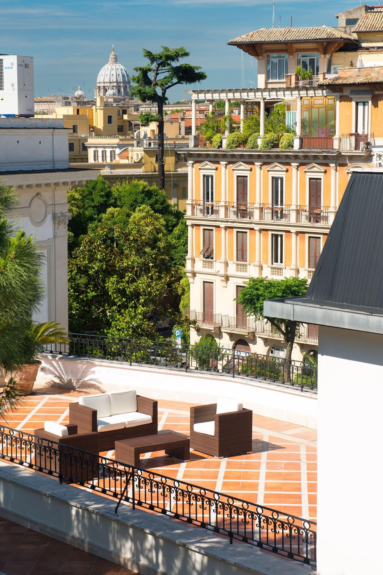 Studio Queen Size Bed