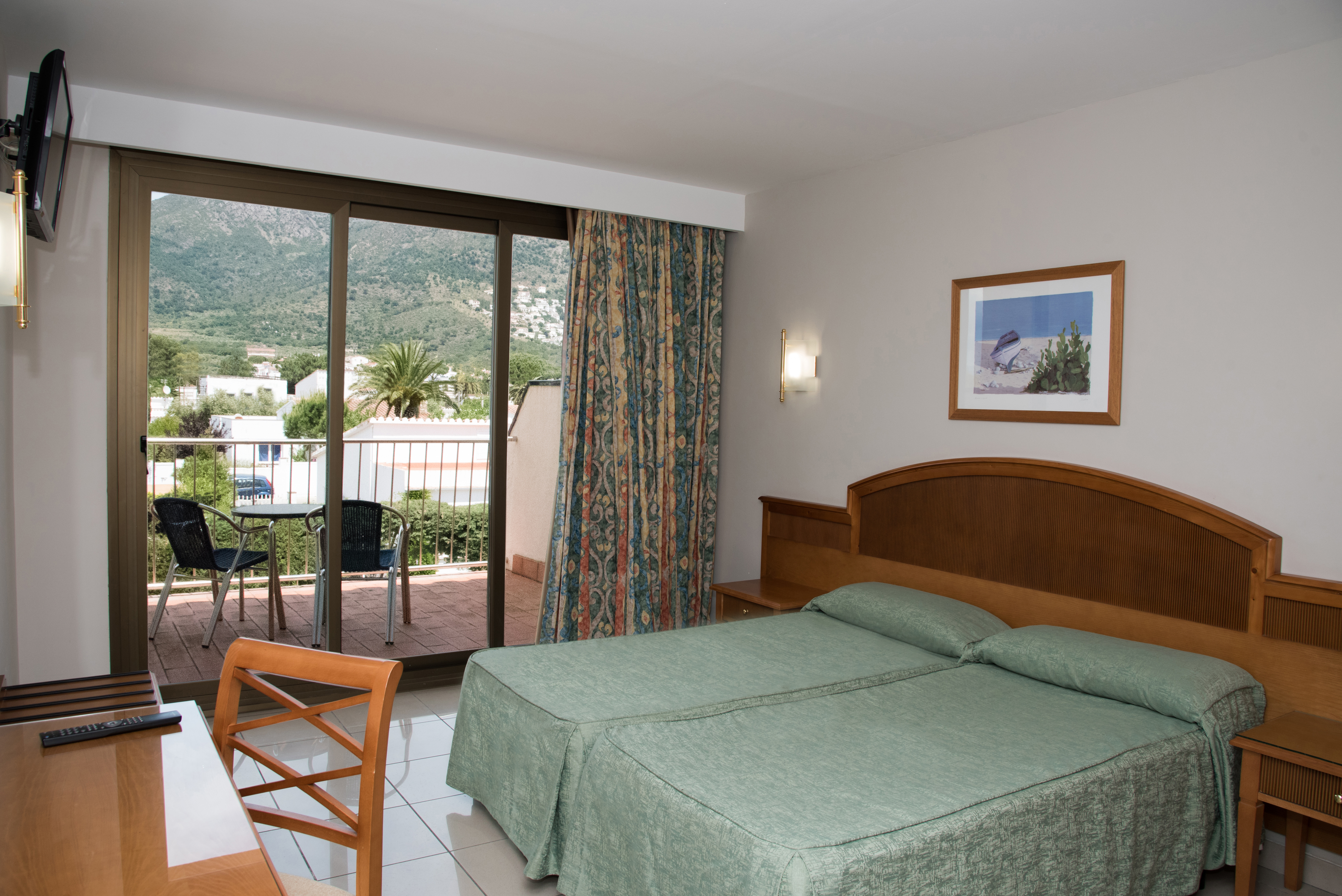 Double or Twin Standard