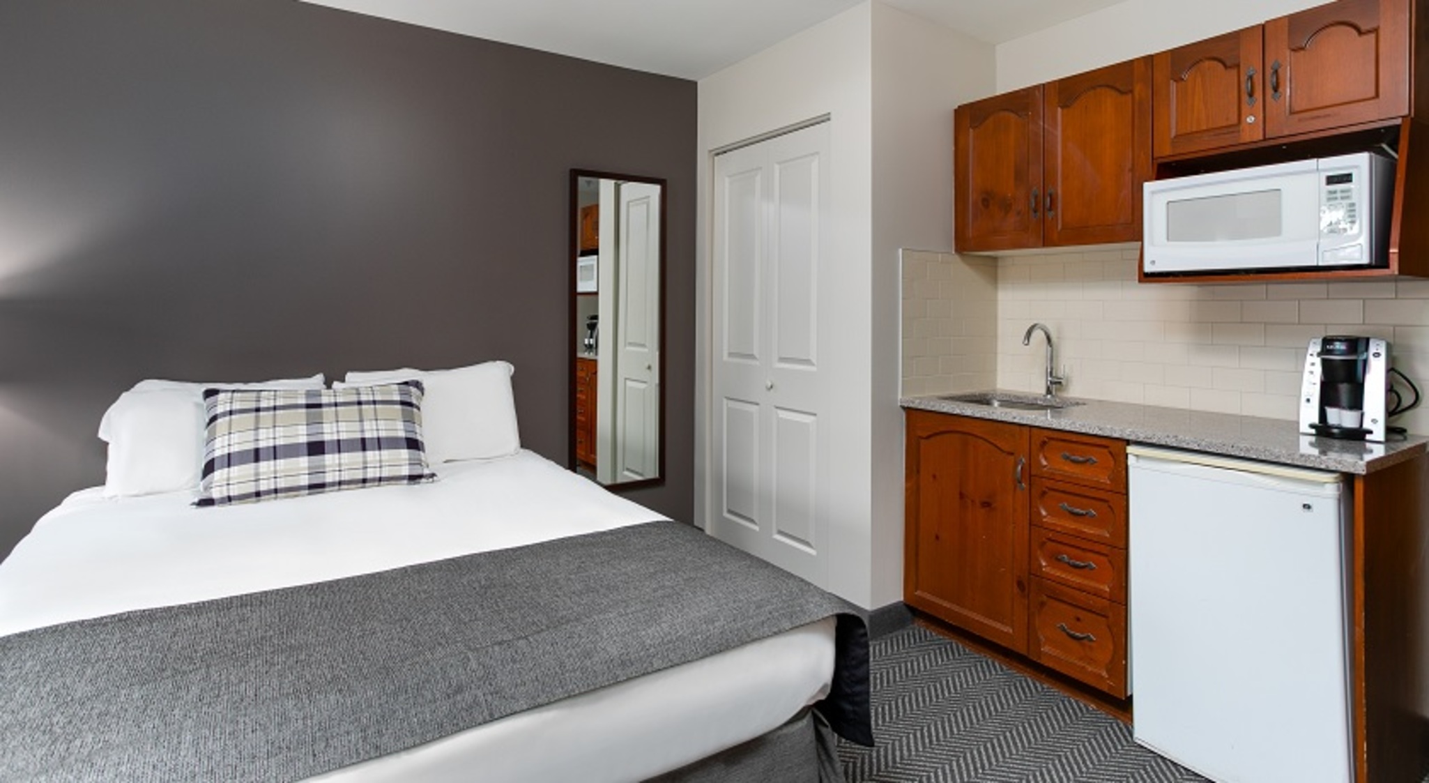 Double Queen Size Bed