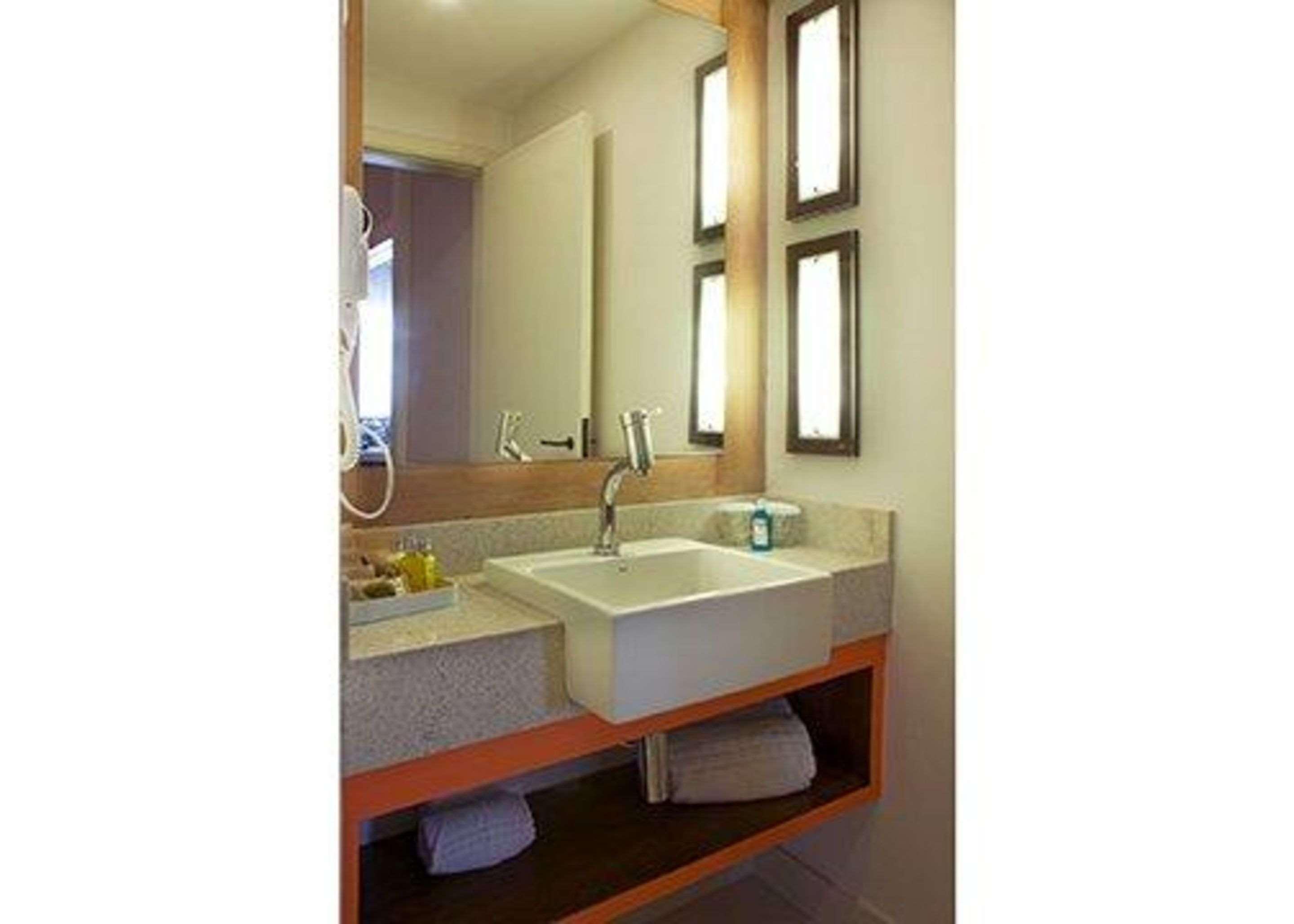 Suite Queen Size Bed