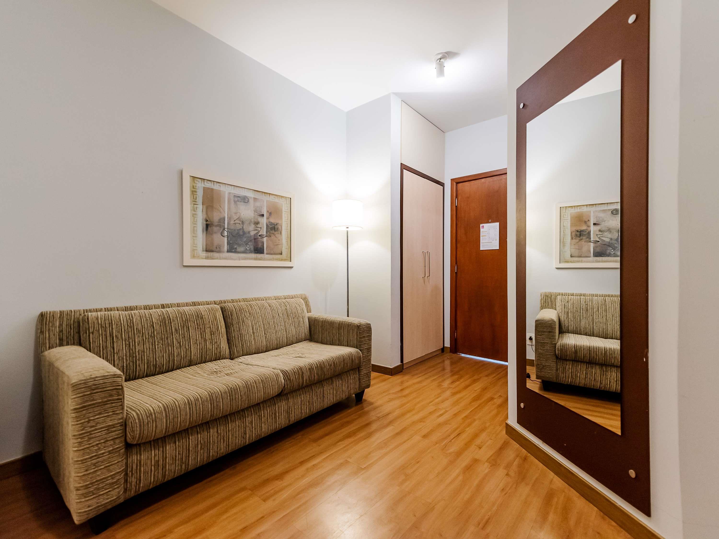 Apartment Queen Size Bed