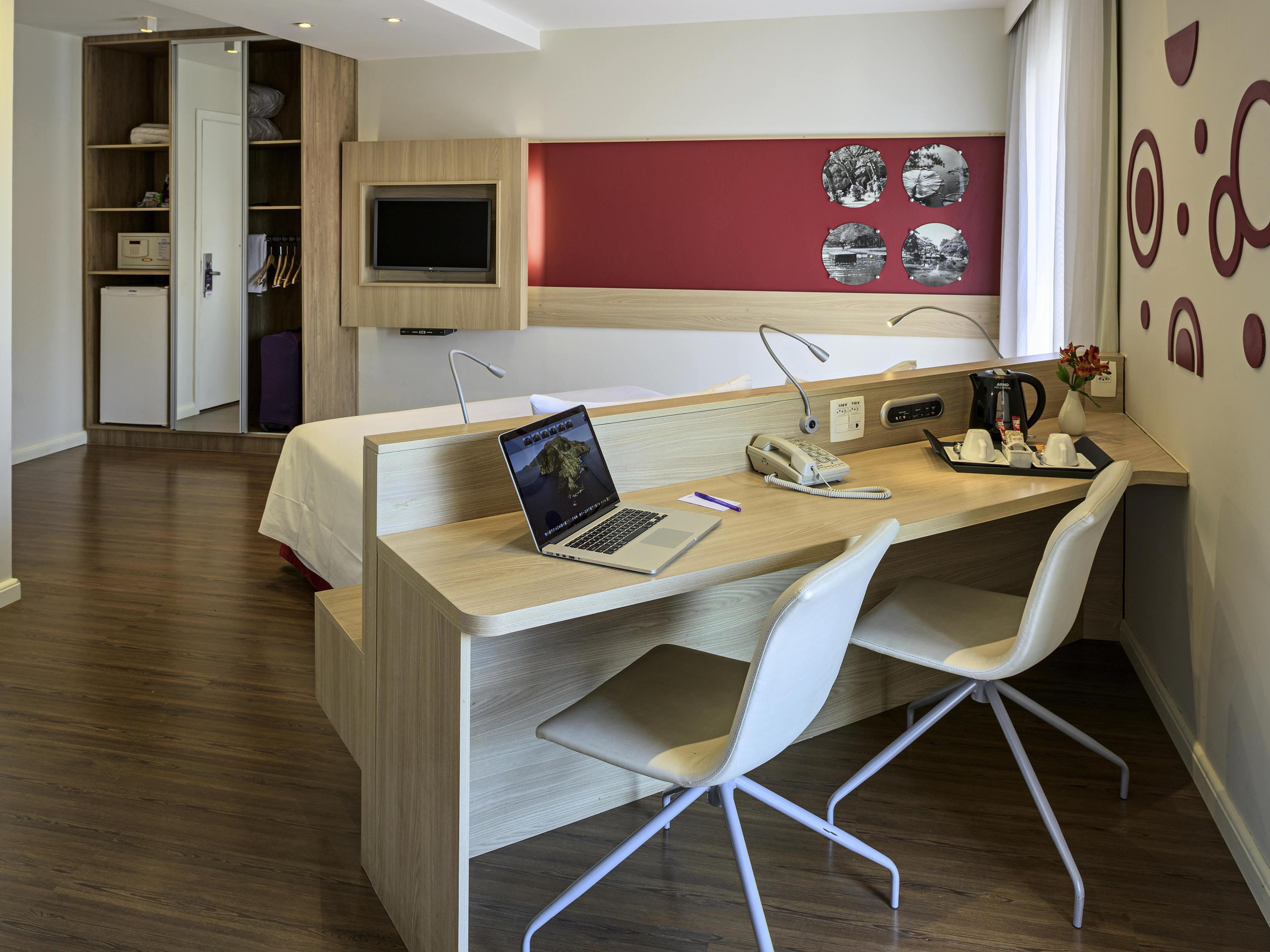 Double Accessible Superior