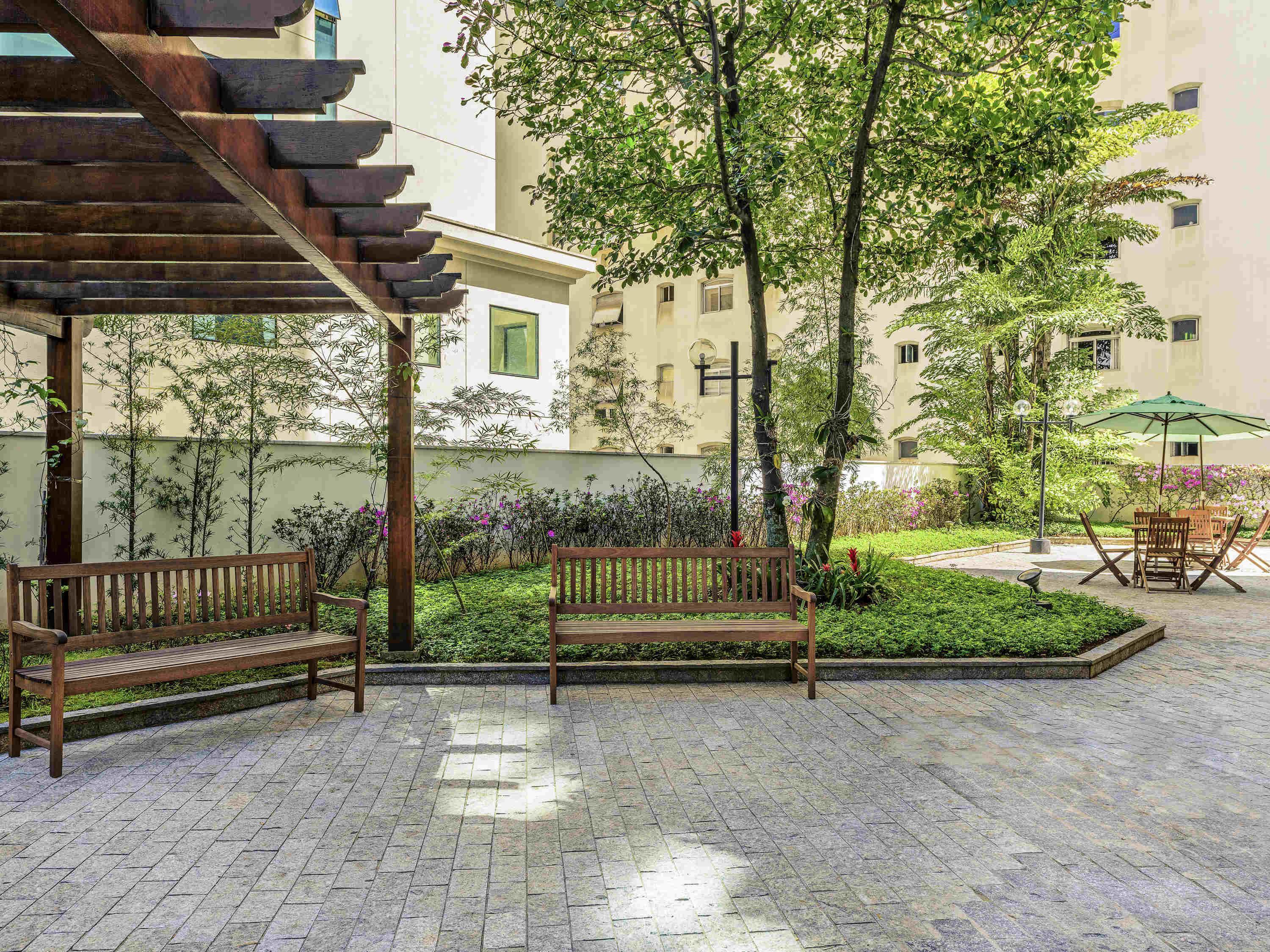 Double Accessible Superior