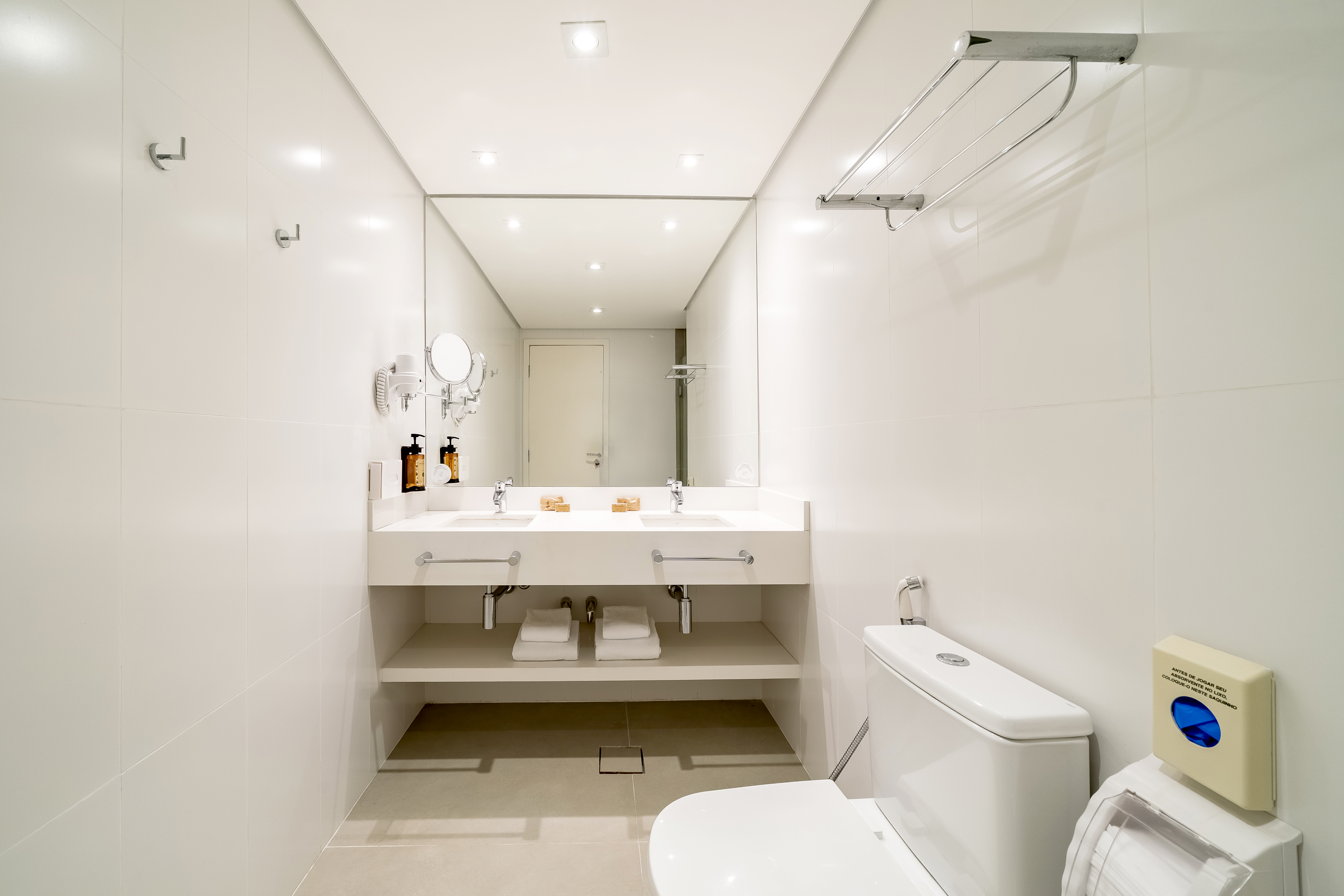 Apartment Queen Size Bed