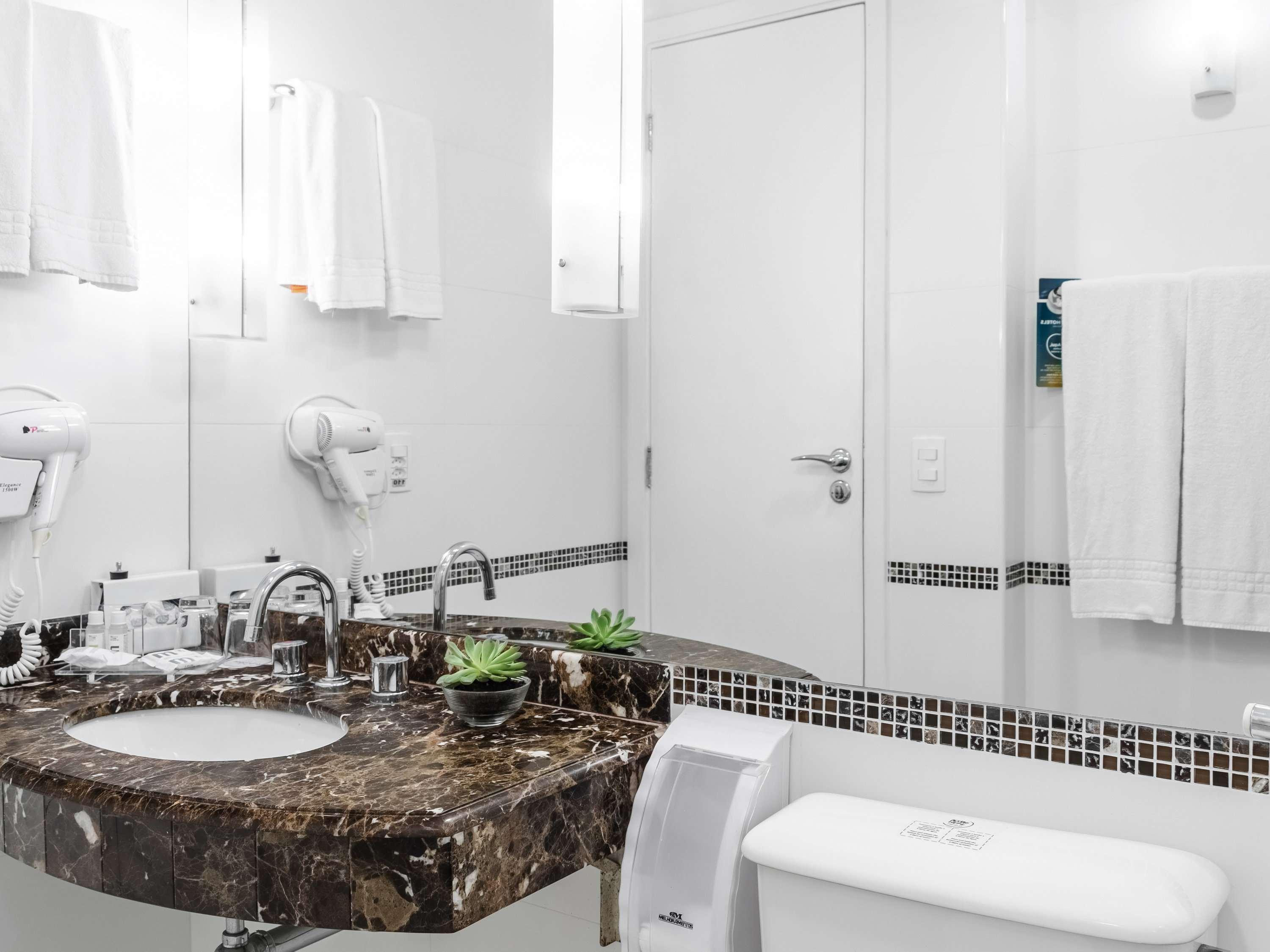 Apartment Queen Size Bed