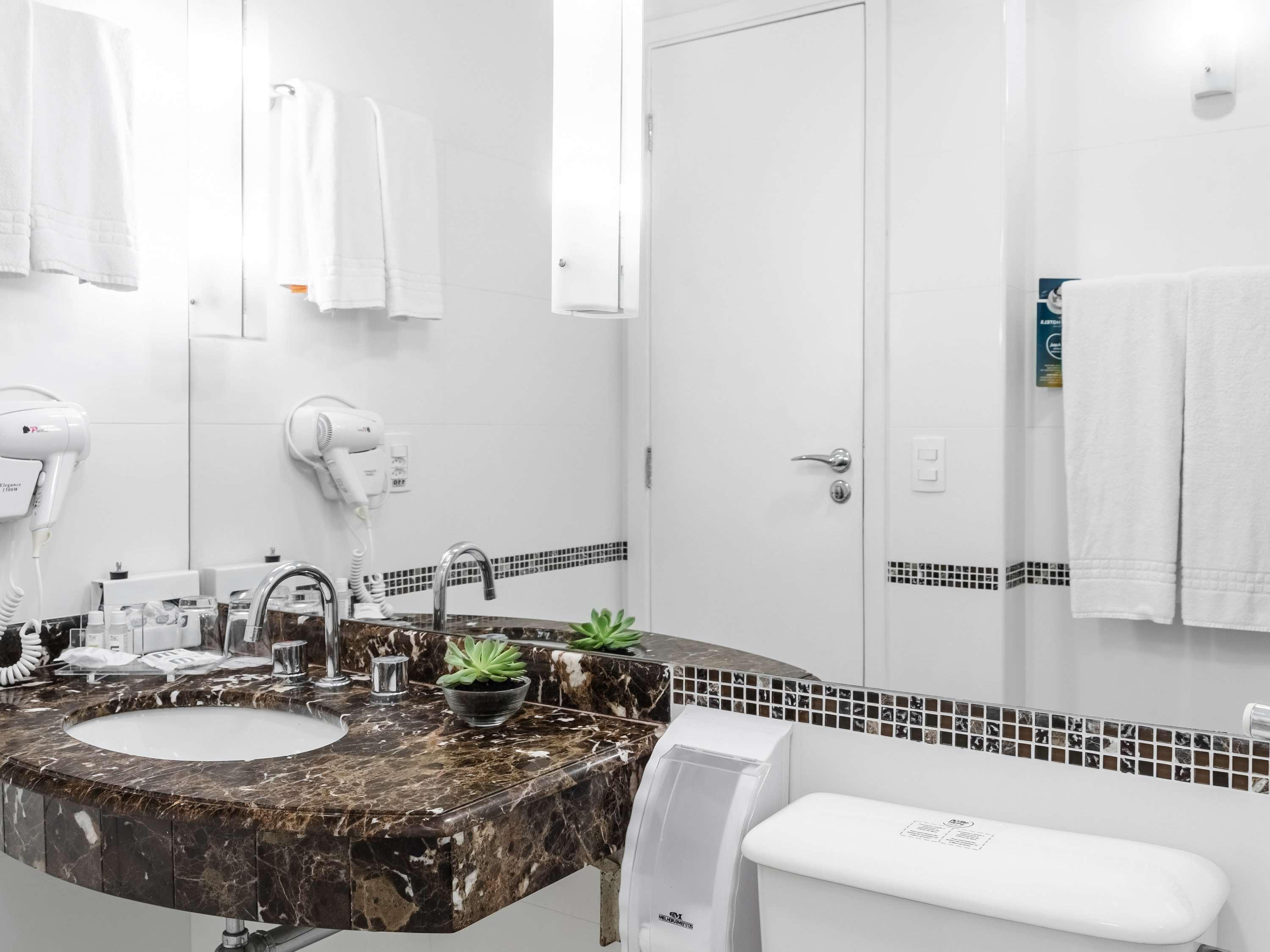 Apartment Queen Size Bed