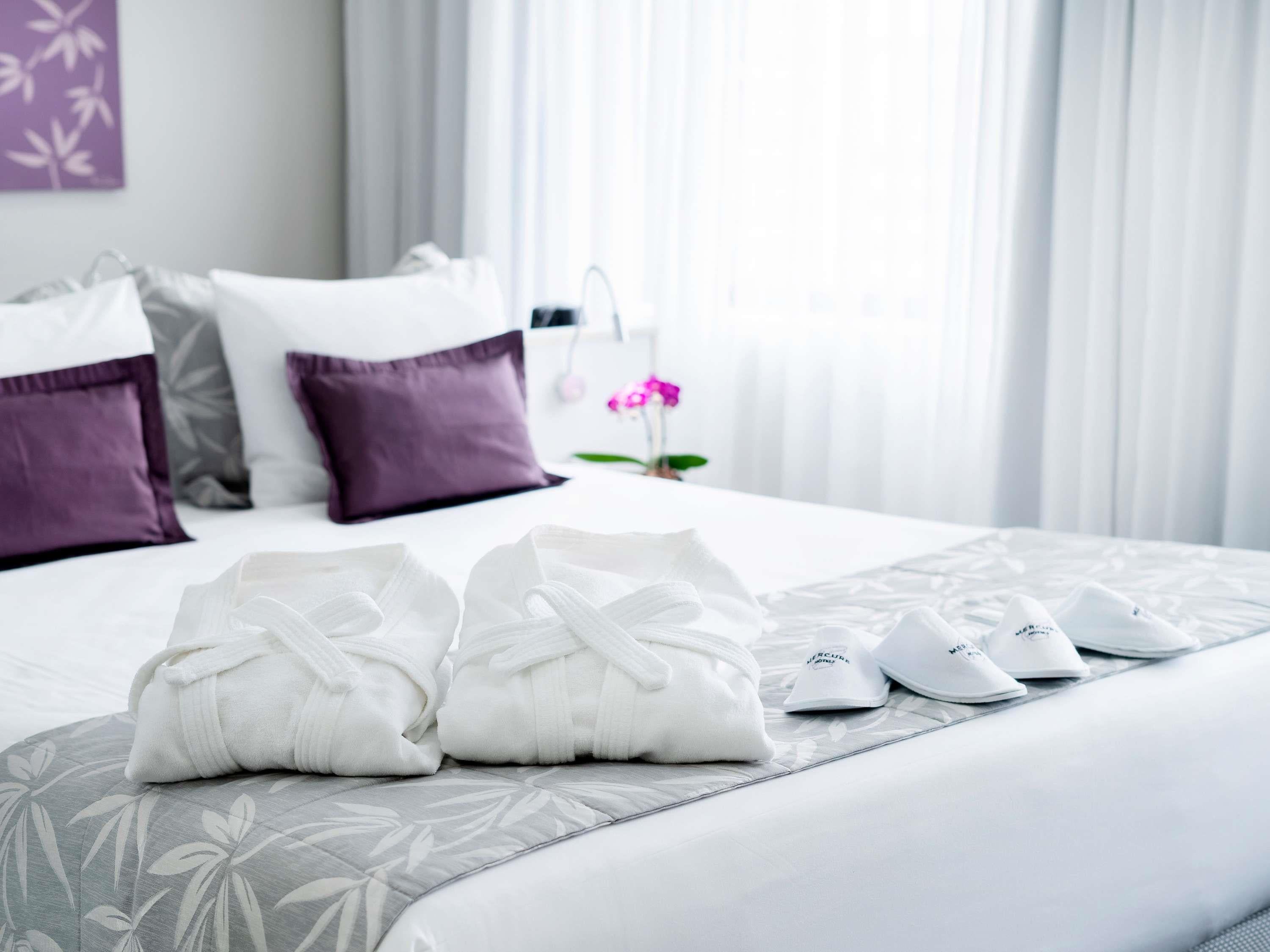 Apartment Queen Size Bed