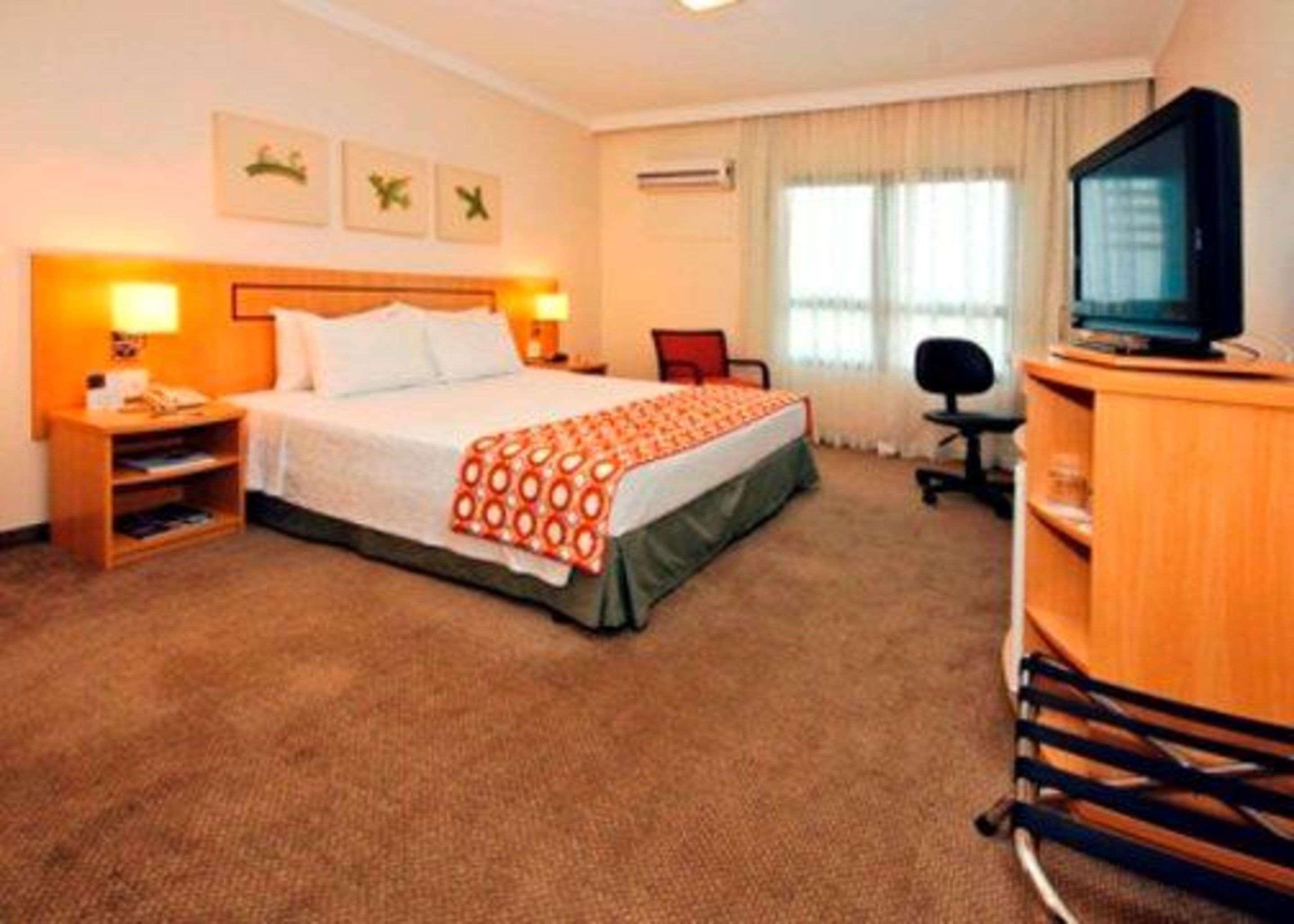 Double Queen Bed Non Smoking