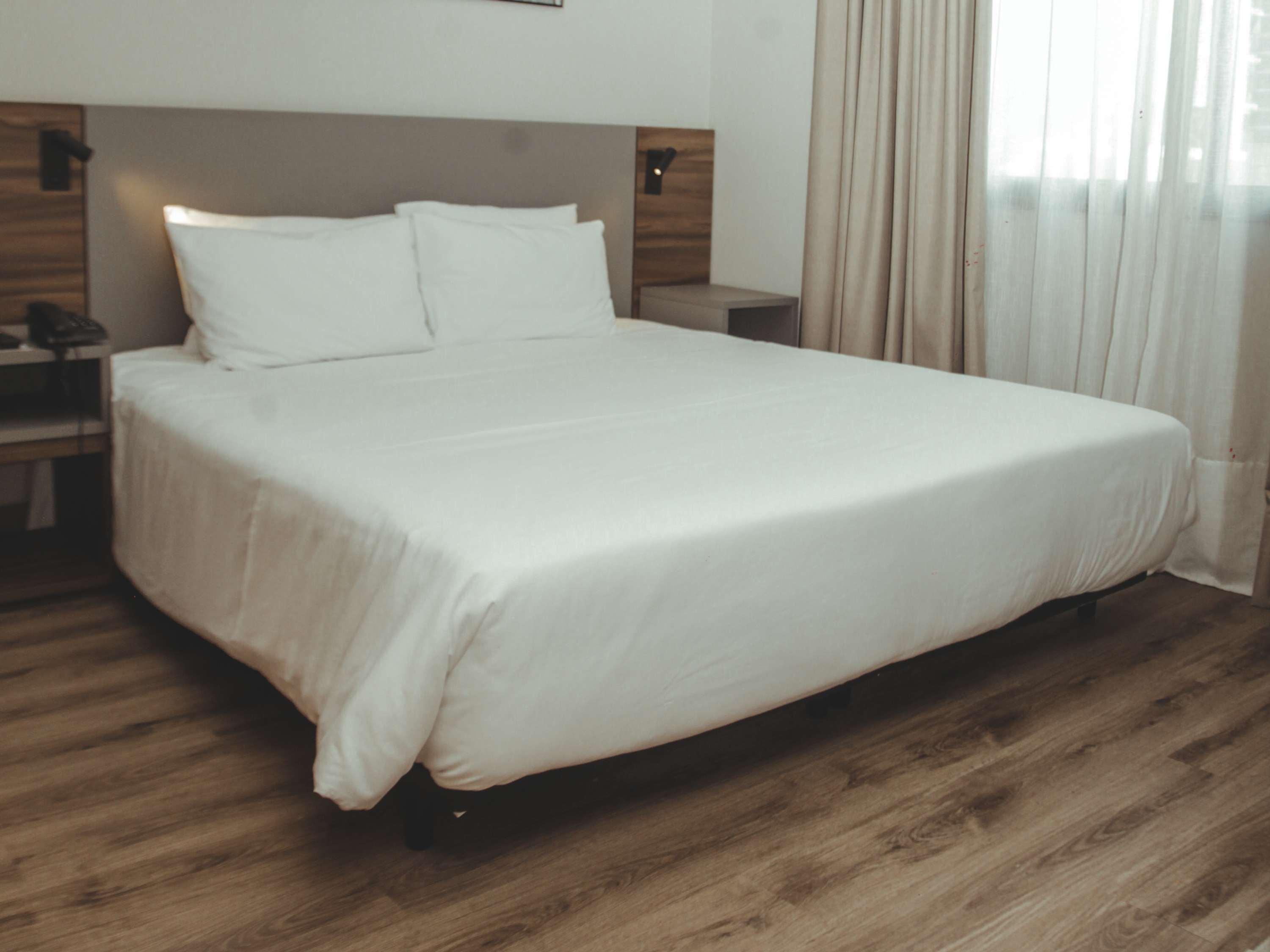 Apartment Accessible King Size Bed