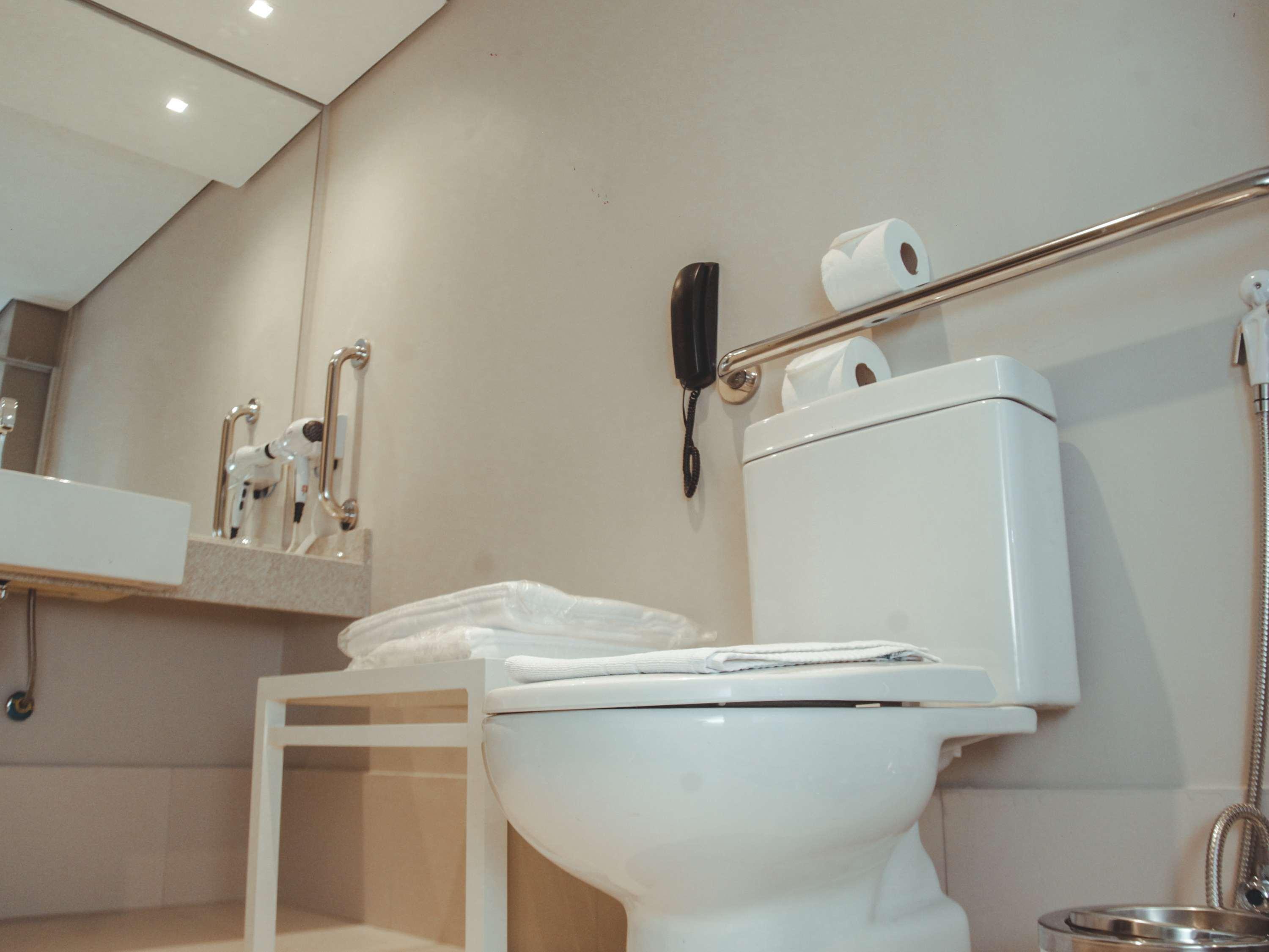 Apartment Accessible King Size Bed