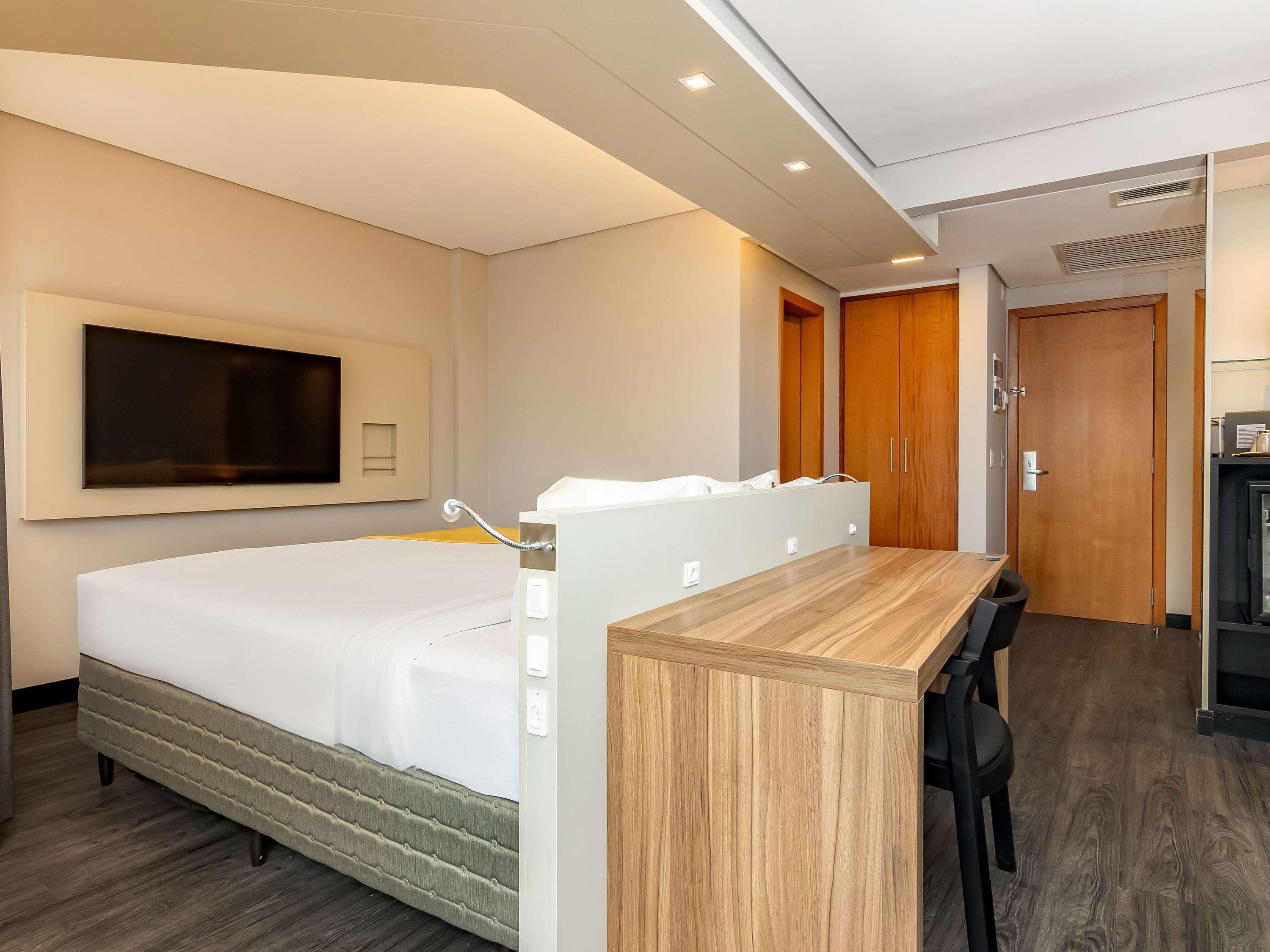 Suite Deluxe King Bed