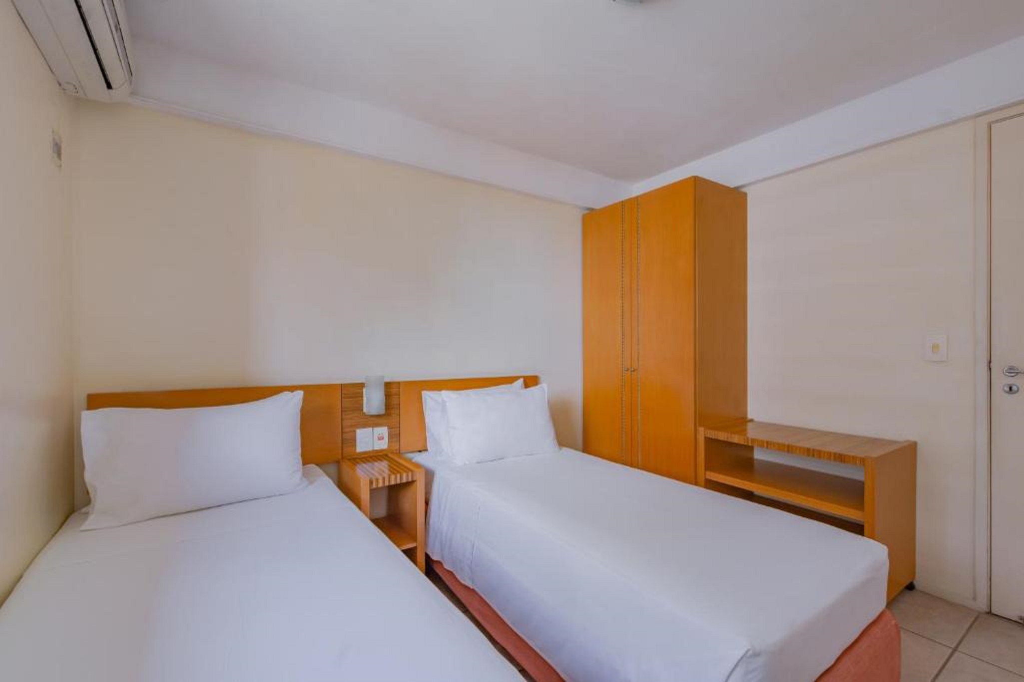 Family Room Capacity 5