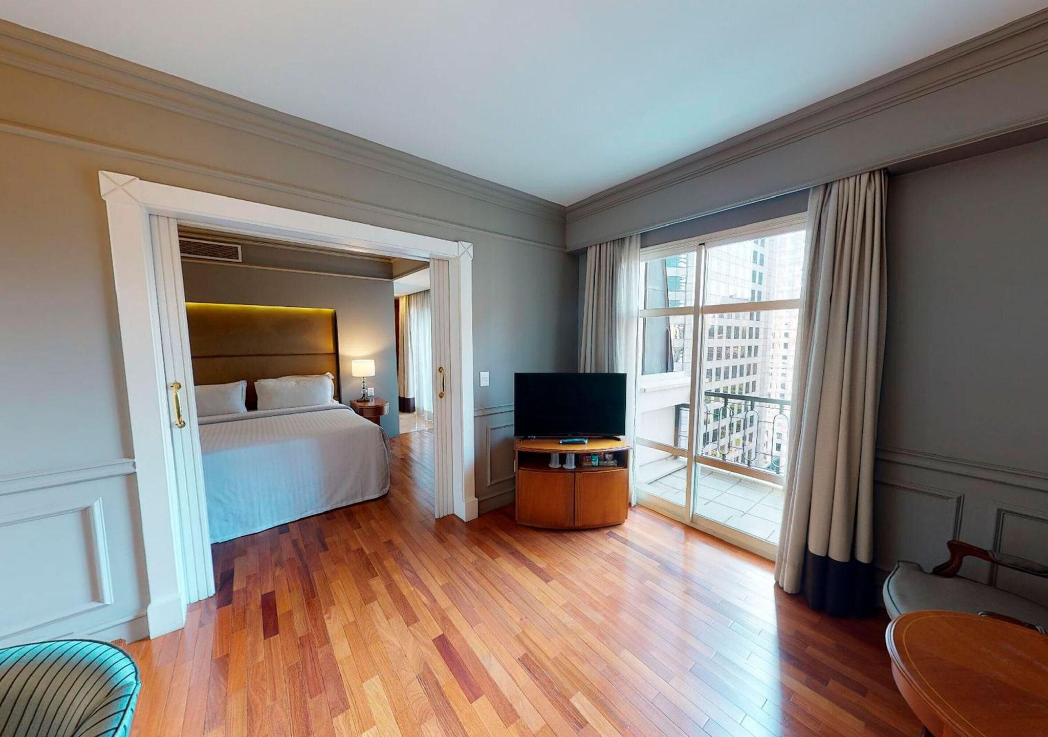 Suite Deluxe King Bed