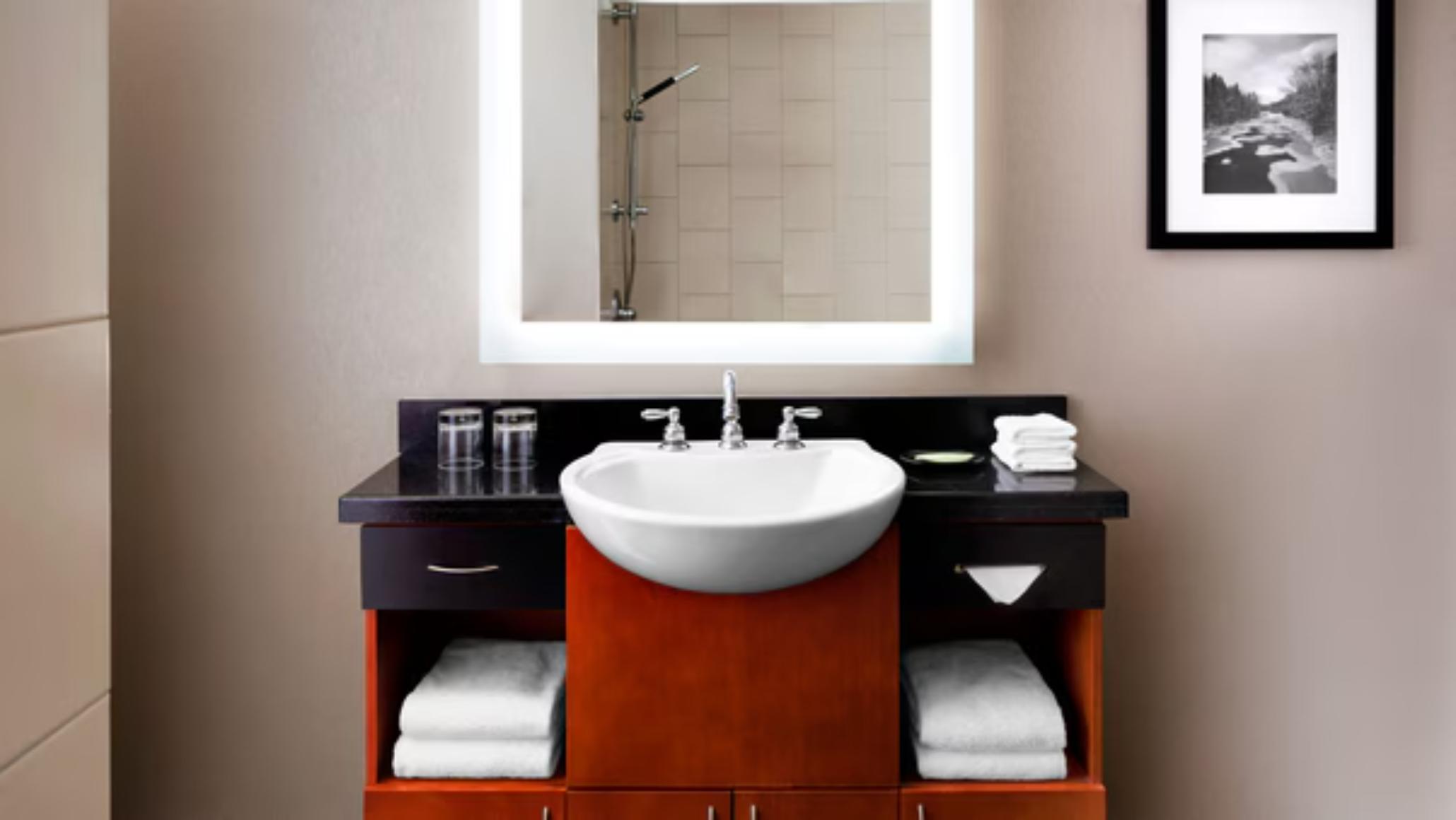 Room Deluxe King Bed