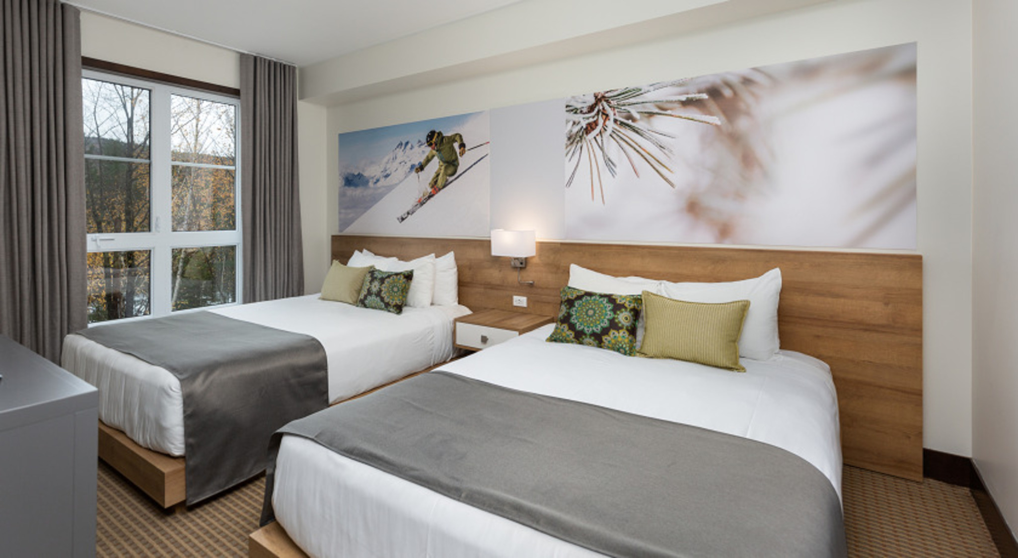 Double Two Queen Beds One Bedroom