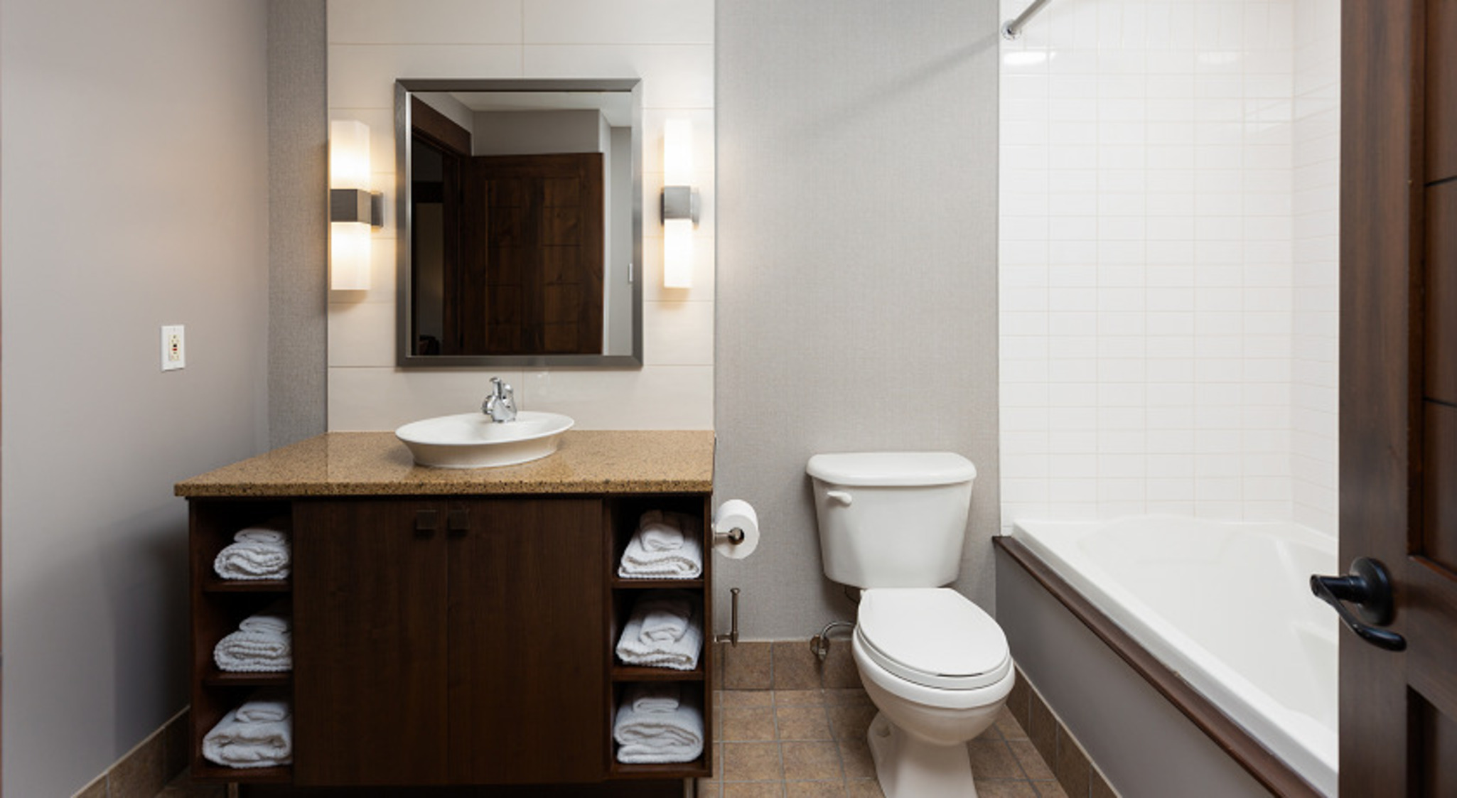 Double Two Queen Beds One Bedroom