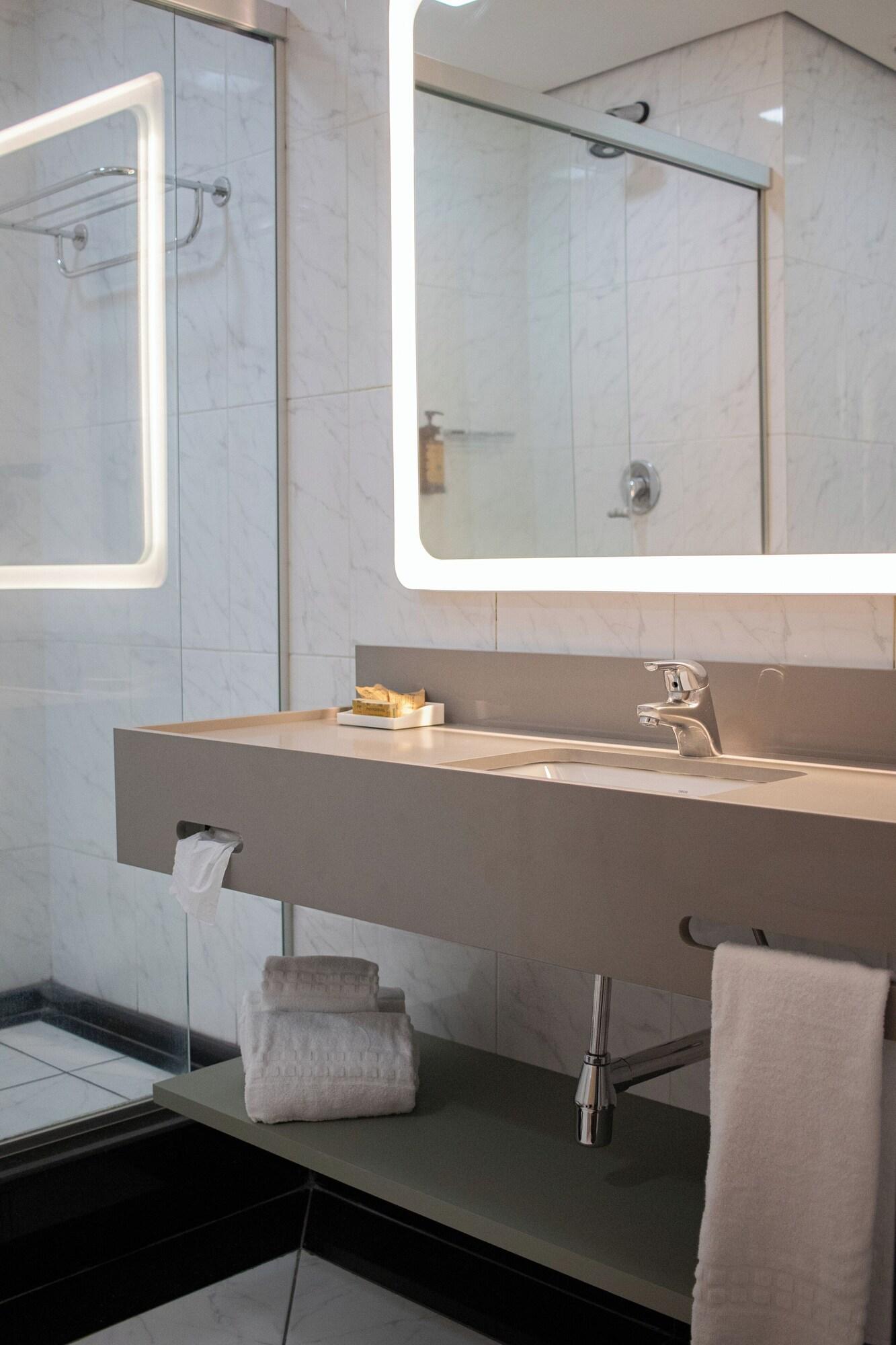 Quadruple Two Queen Beds