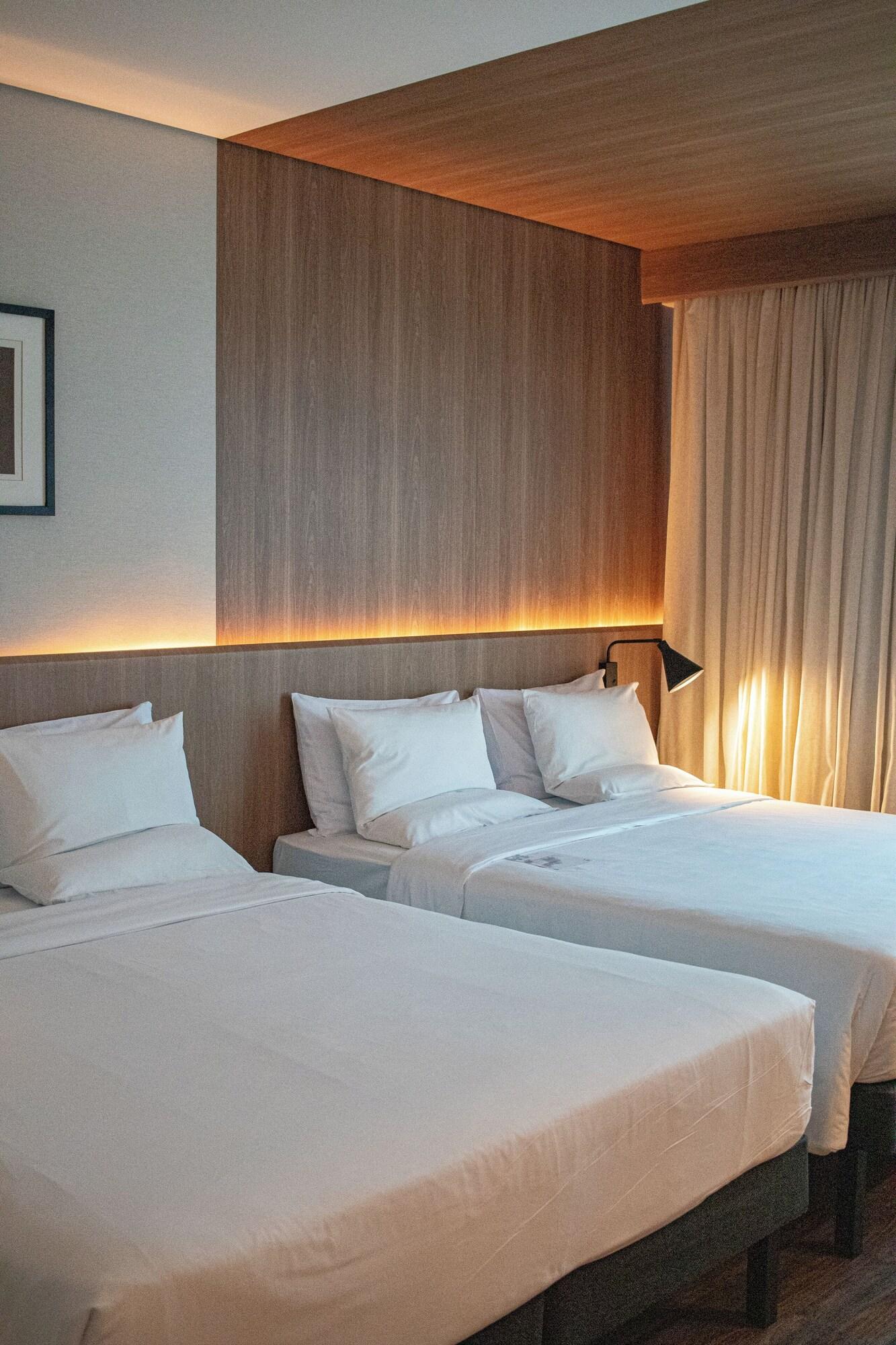 Quadruple Two Queen Beds