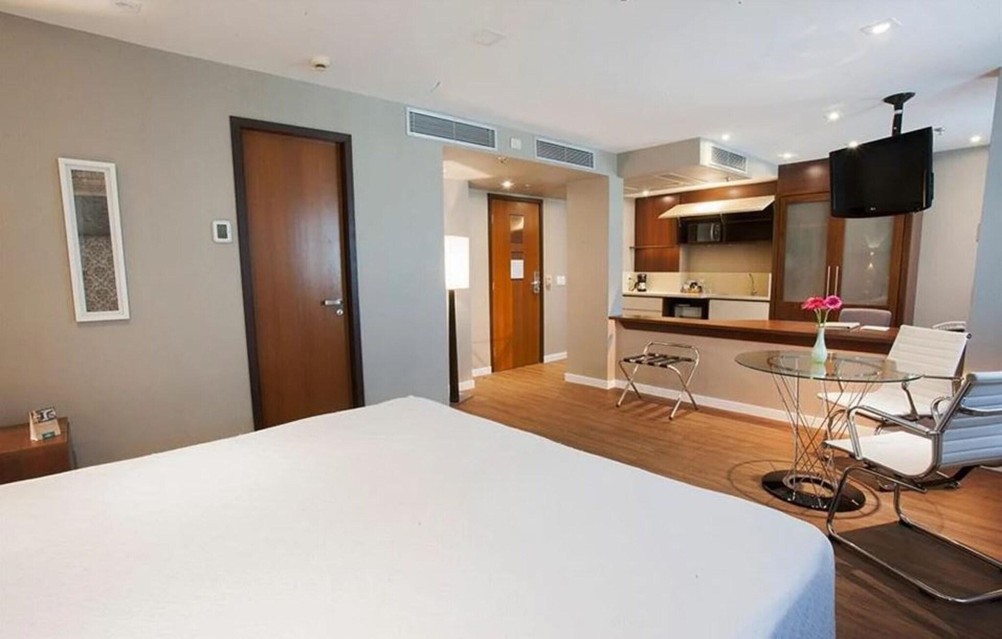 Suite Queen Size Bed