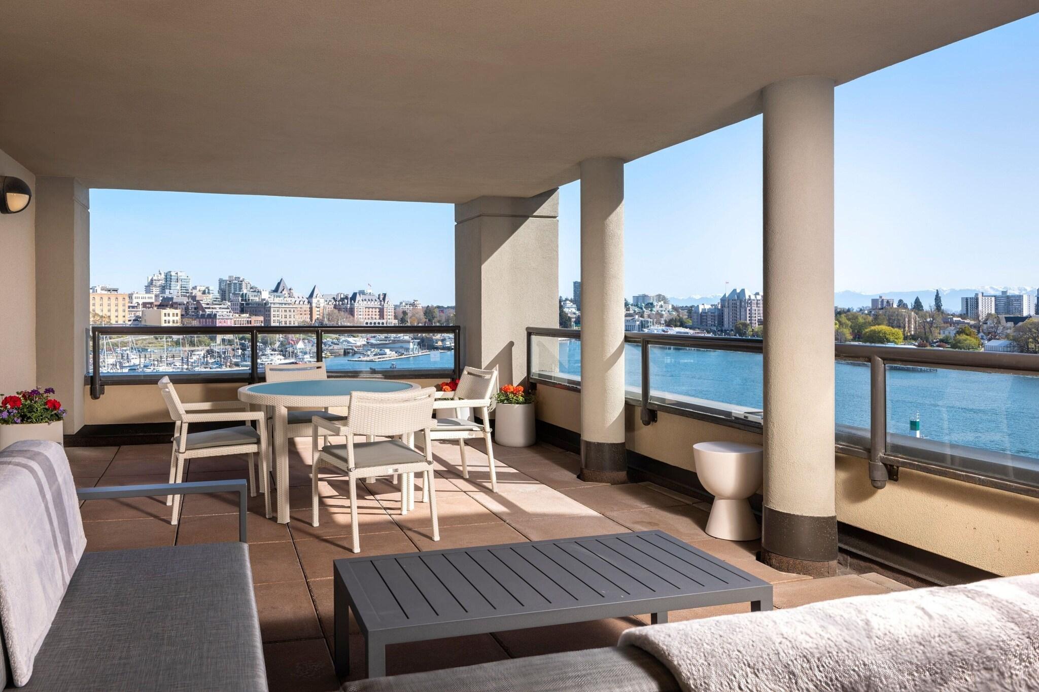 Double Deluxe King Bed