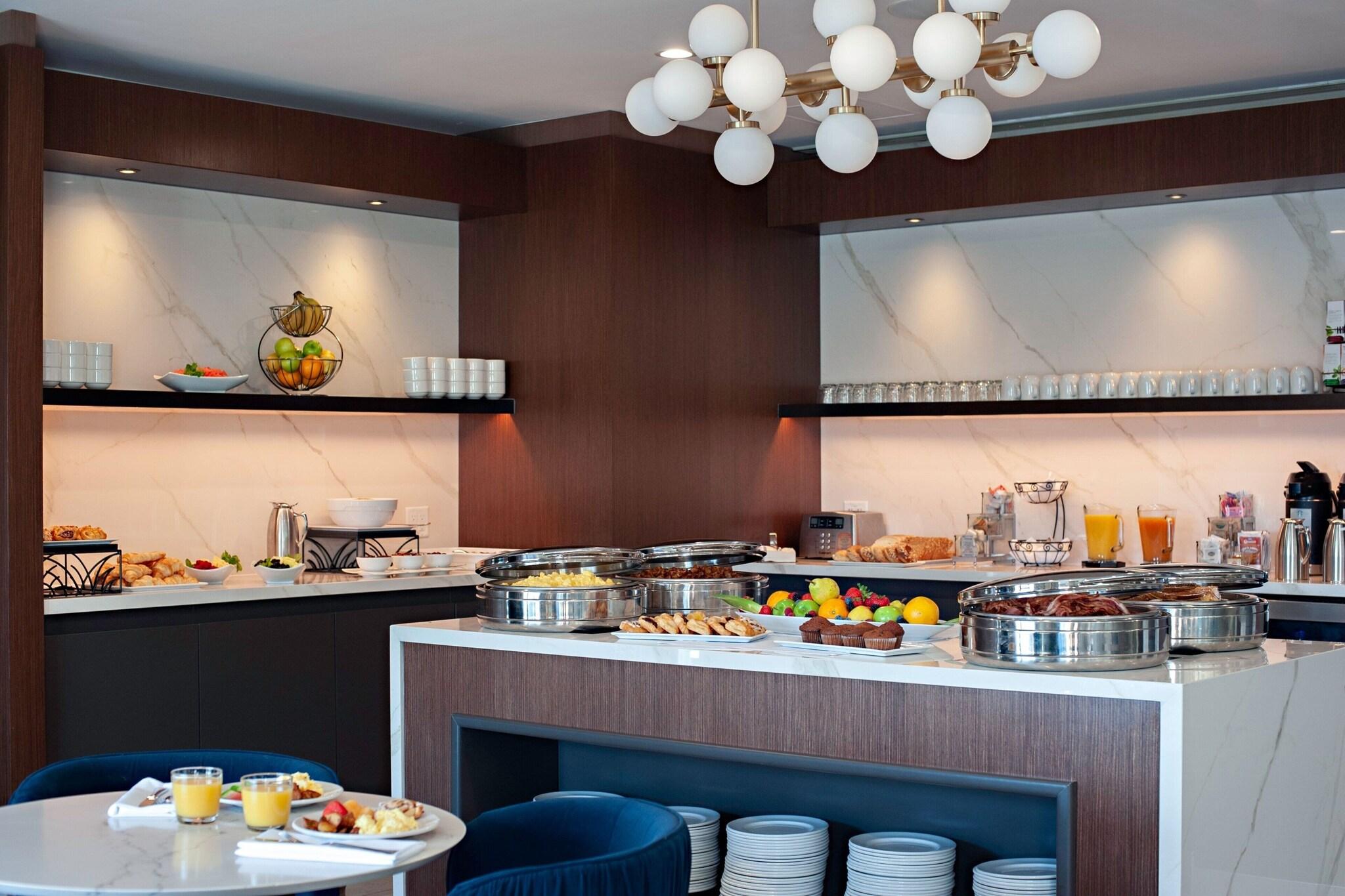 Quadruple Club Ocean View