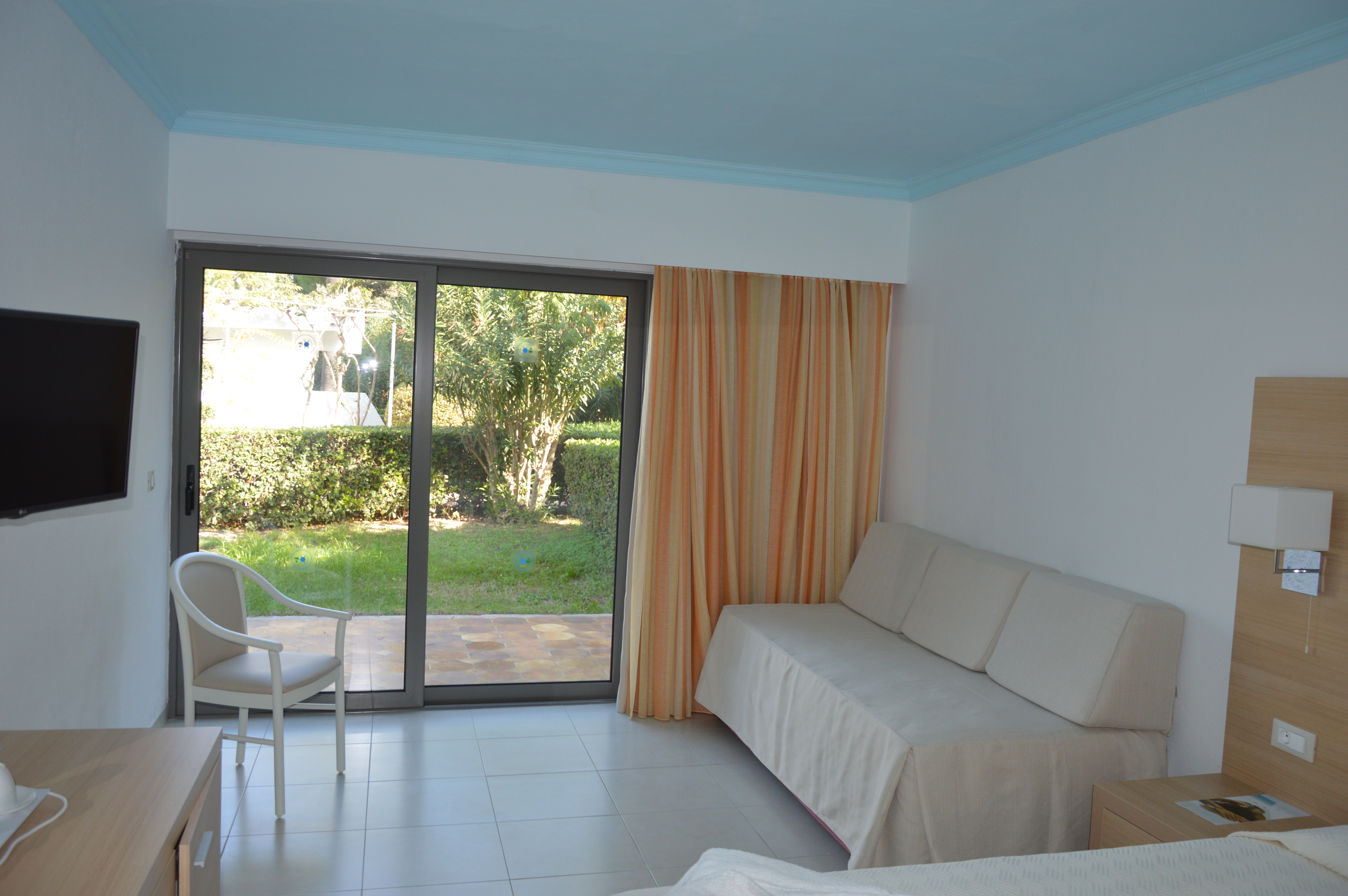 Bungalow Garden View