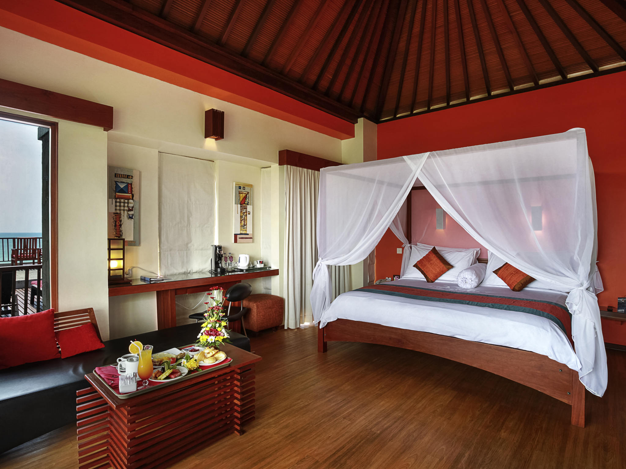 Junior Suite Ocean View King Bed