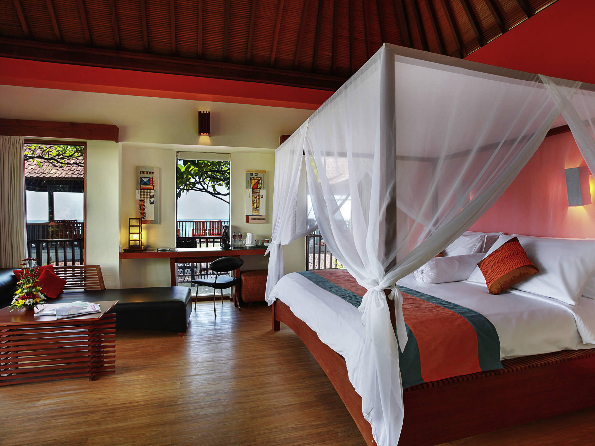 Junior Suite Ocean View King Bed