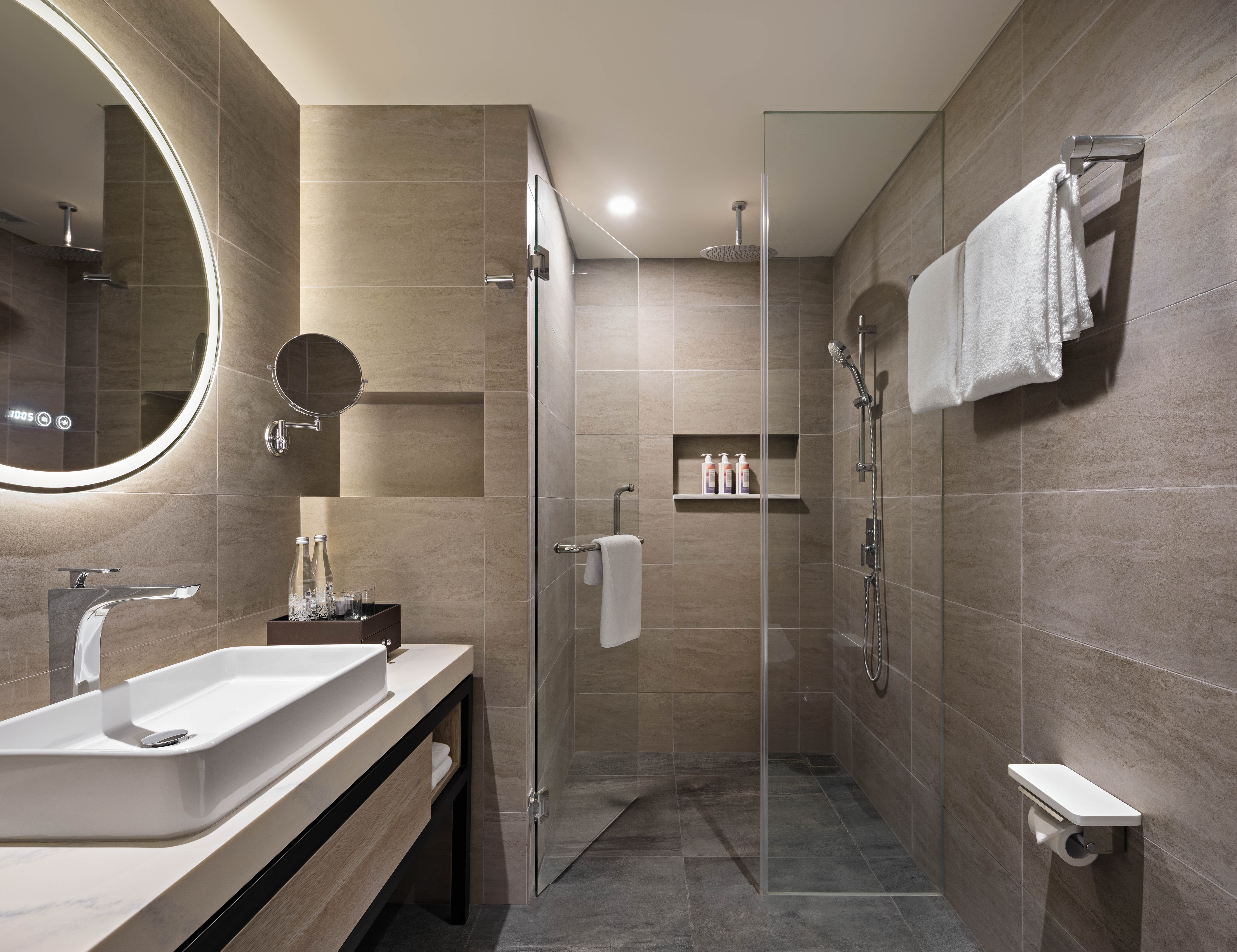 Double Classic Queen Bed