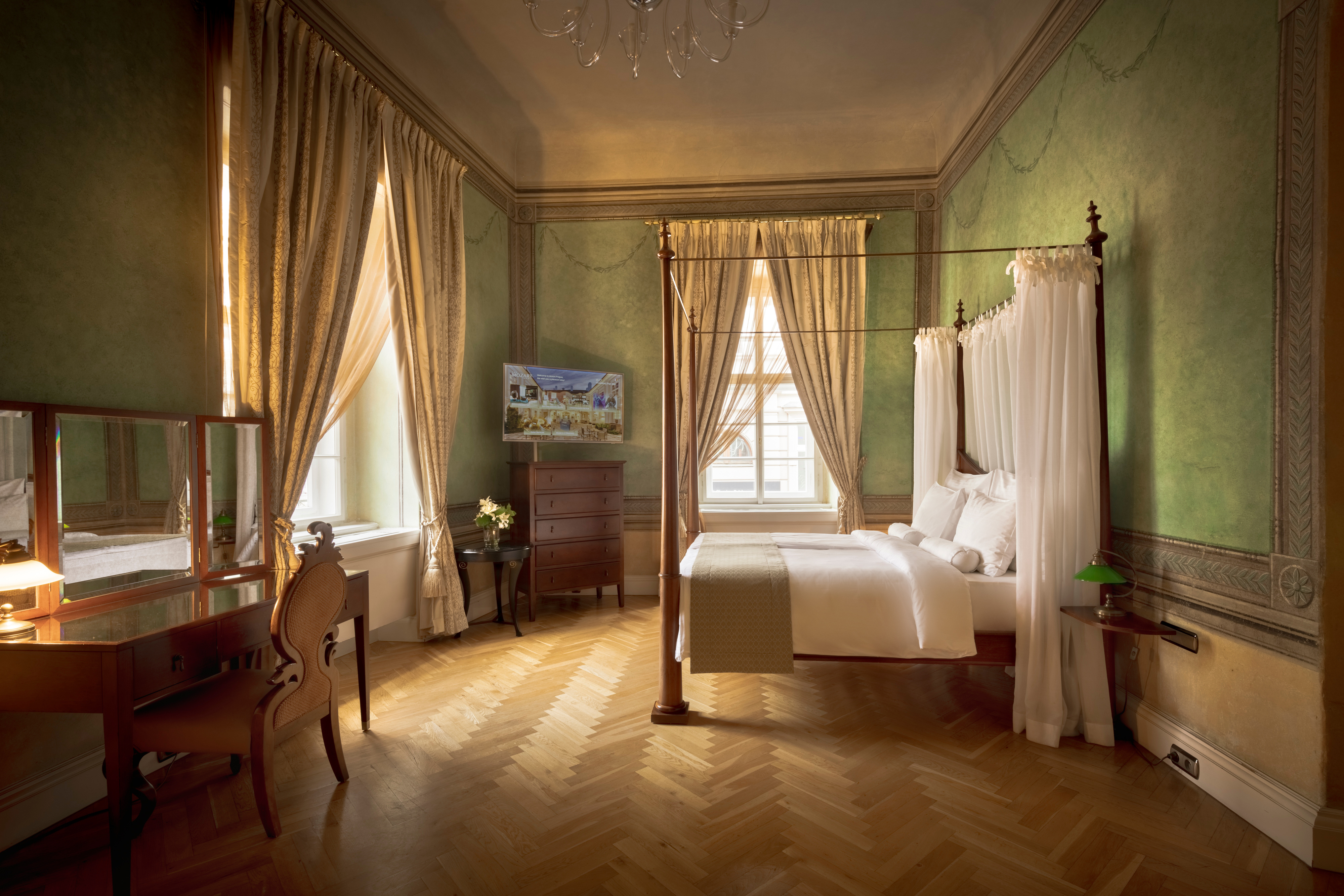 Suite Deluxe King Bed