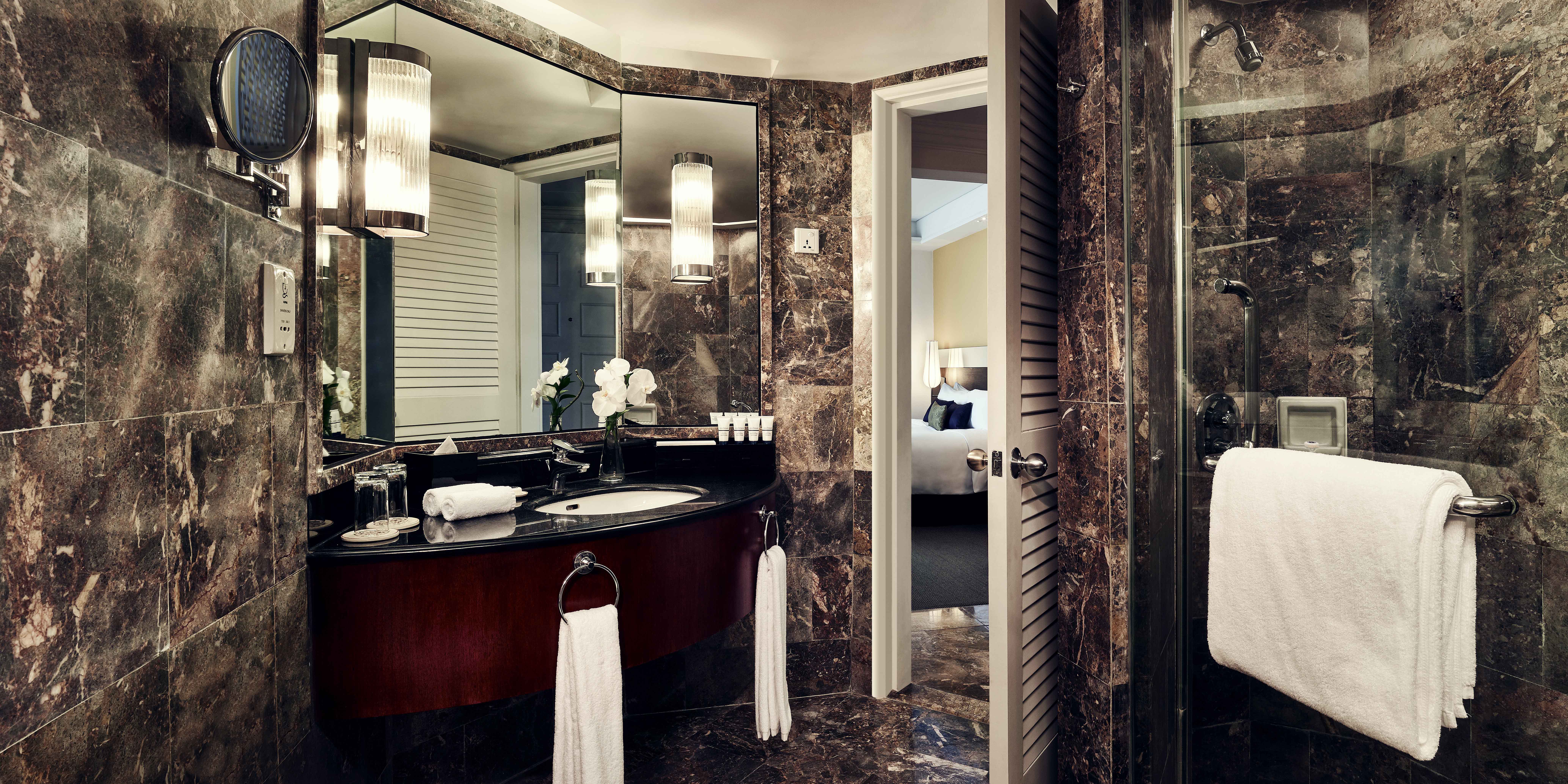 Double Deluxe One Bed