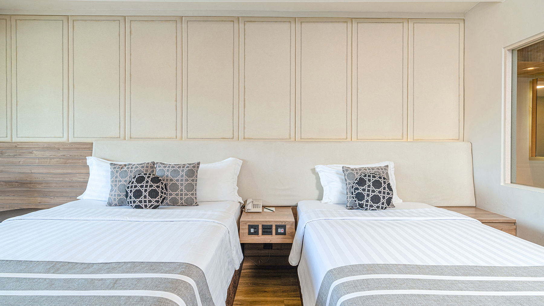 Double or Twin Deluxe