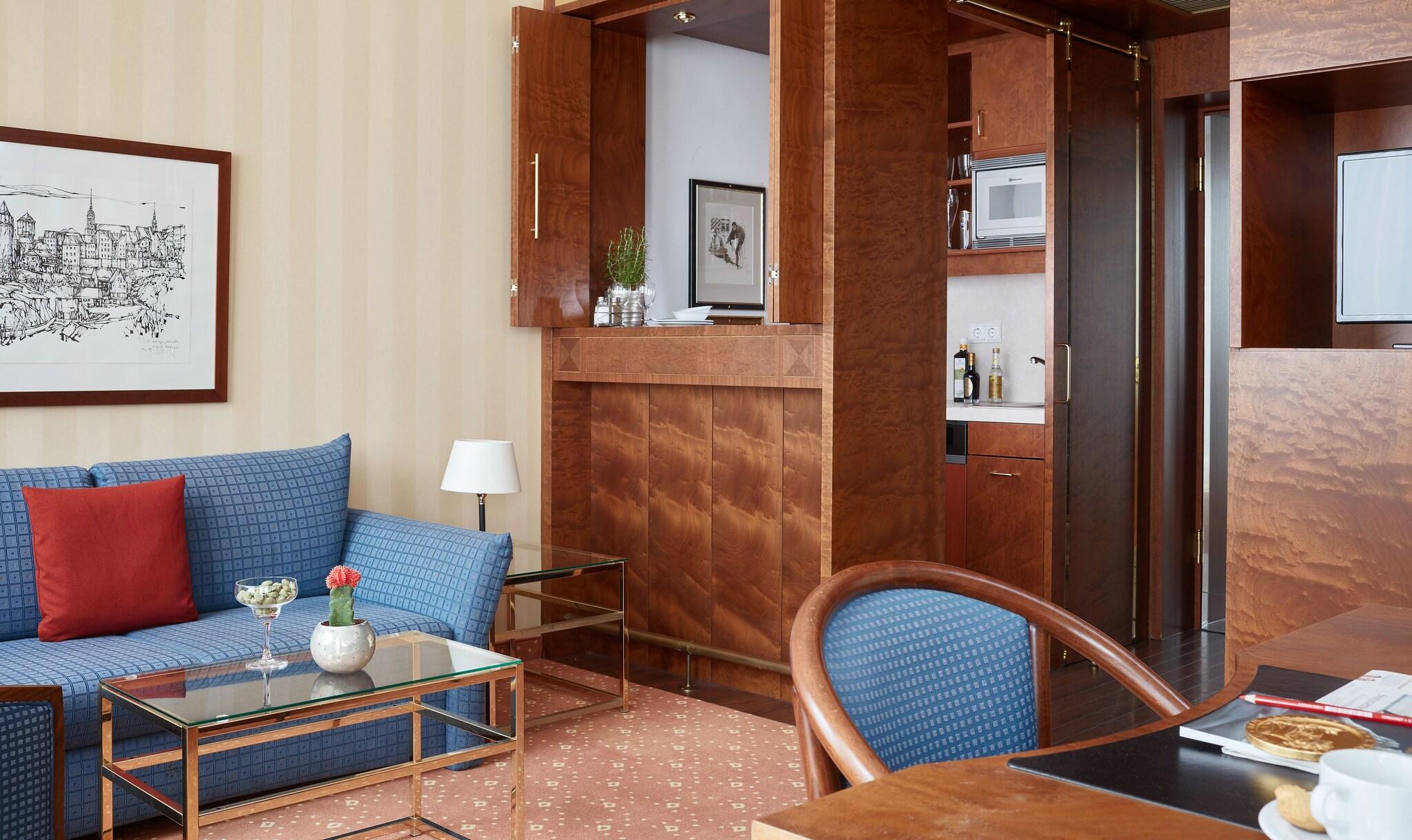 Apartment with Kitchenette