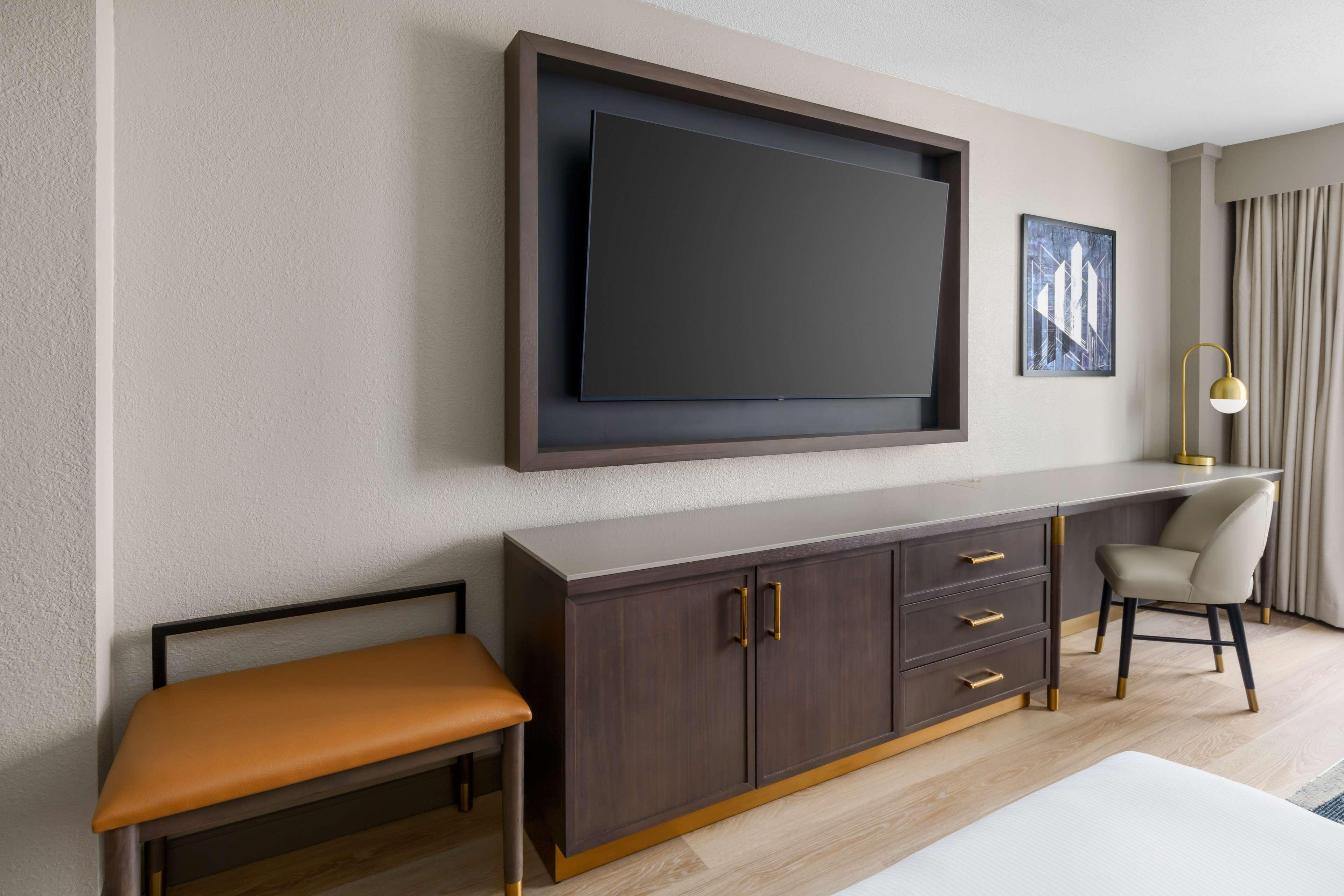 Double Deluxe Two Queen Beds