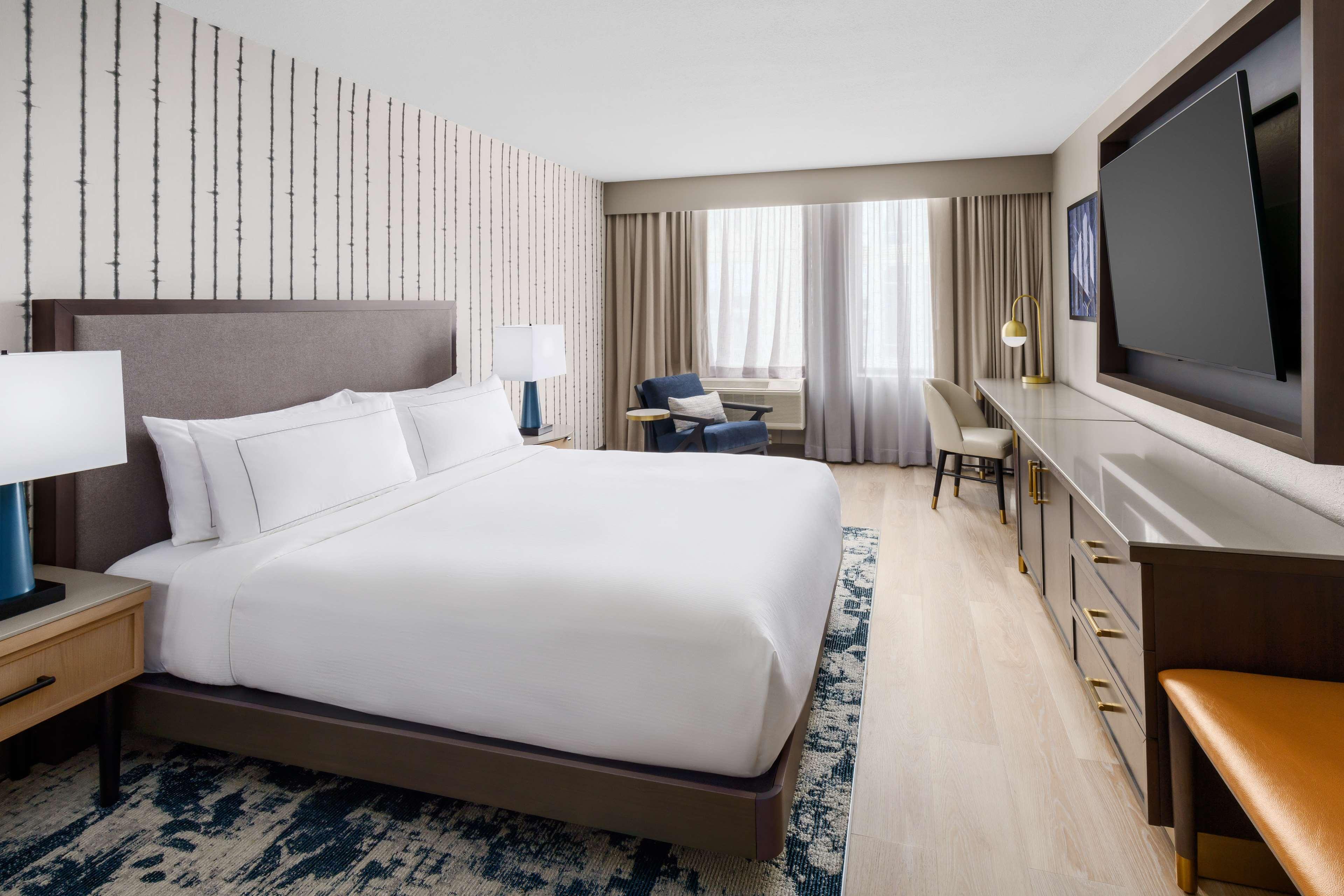 Double Deluxe King Bed