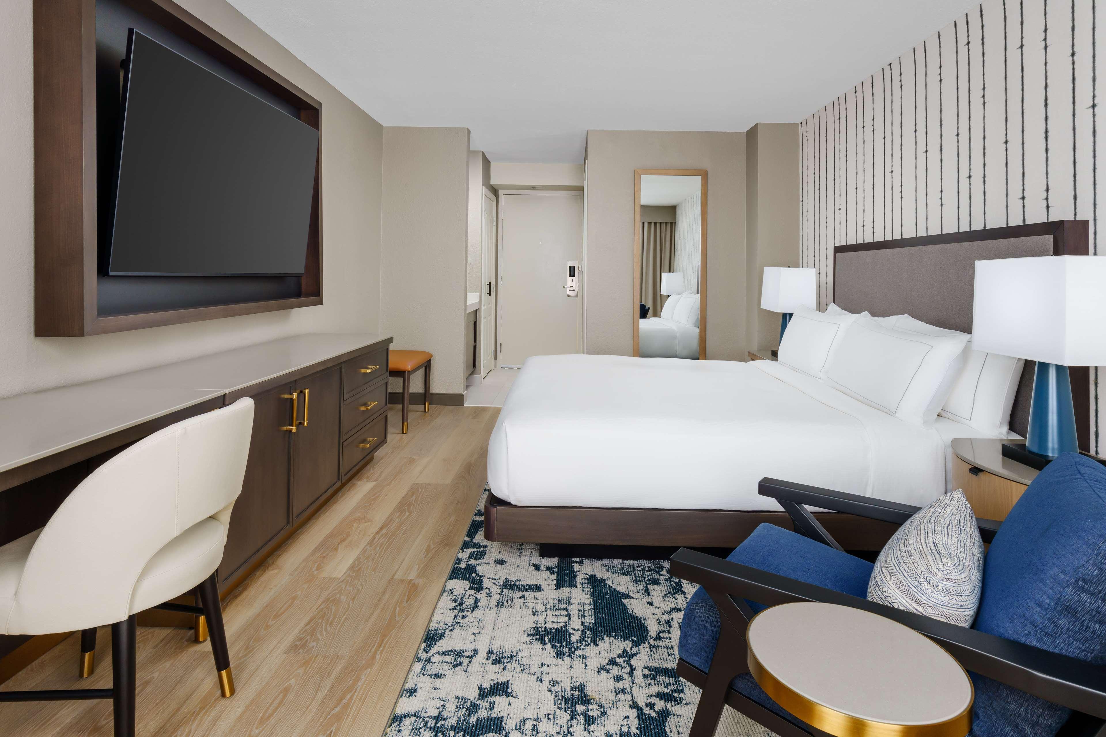 Double Deluxe King Bed