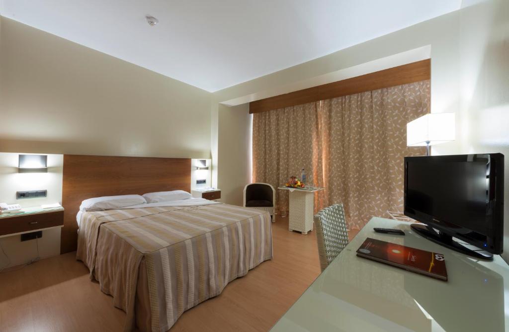 Double or Twin Standard