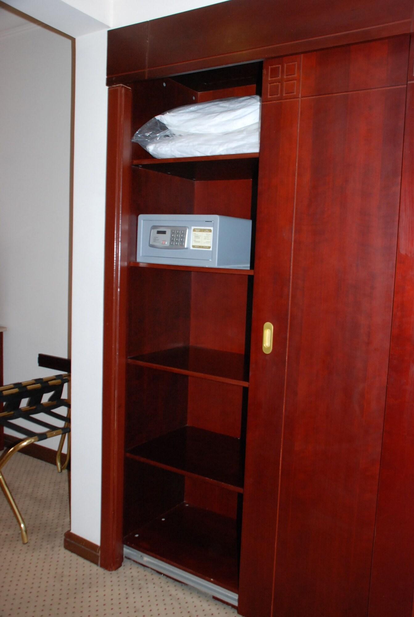 Double Deluxe King Bed