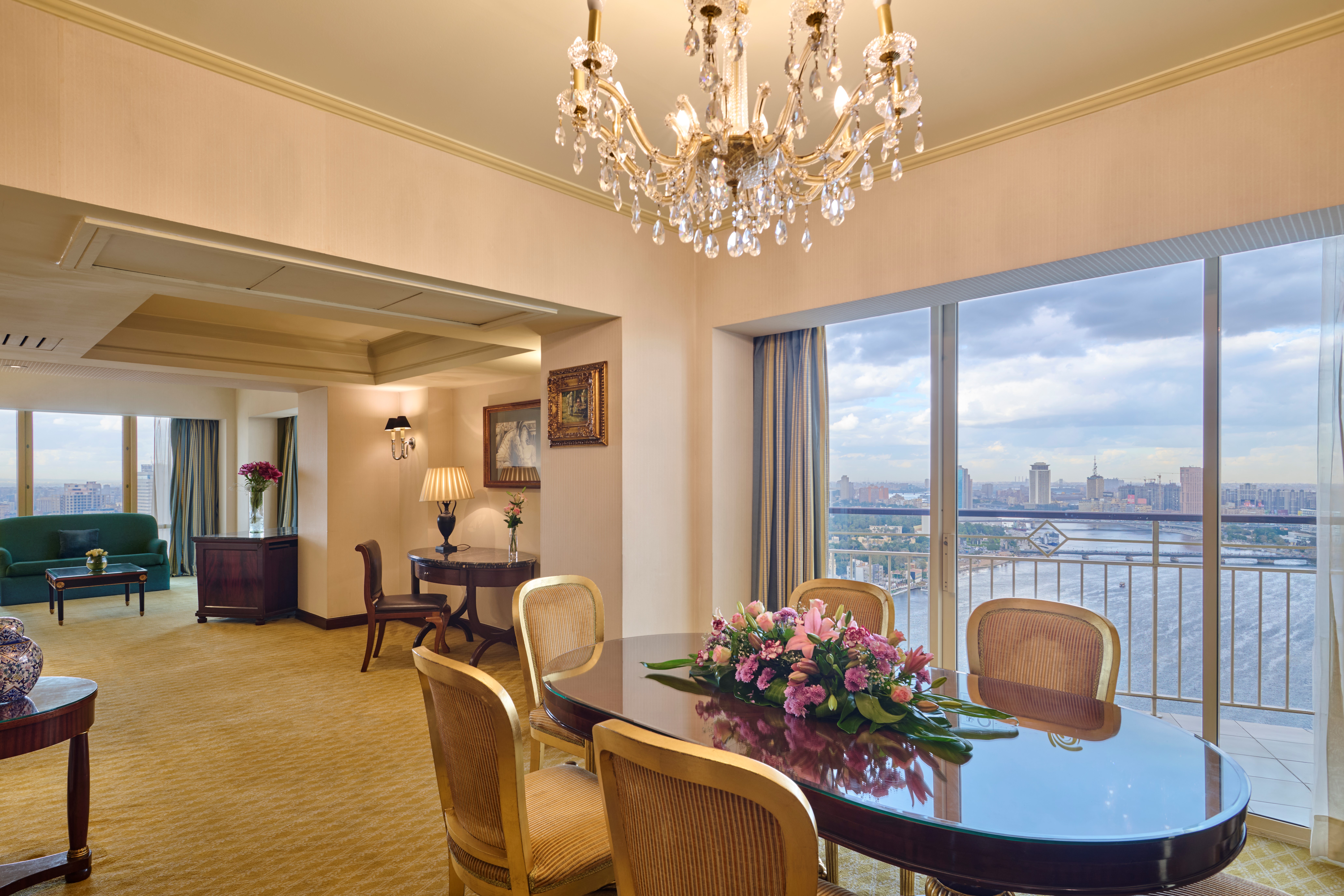 Suite Deluxe with Views
