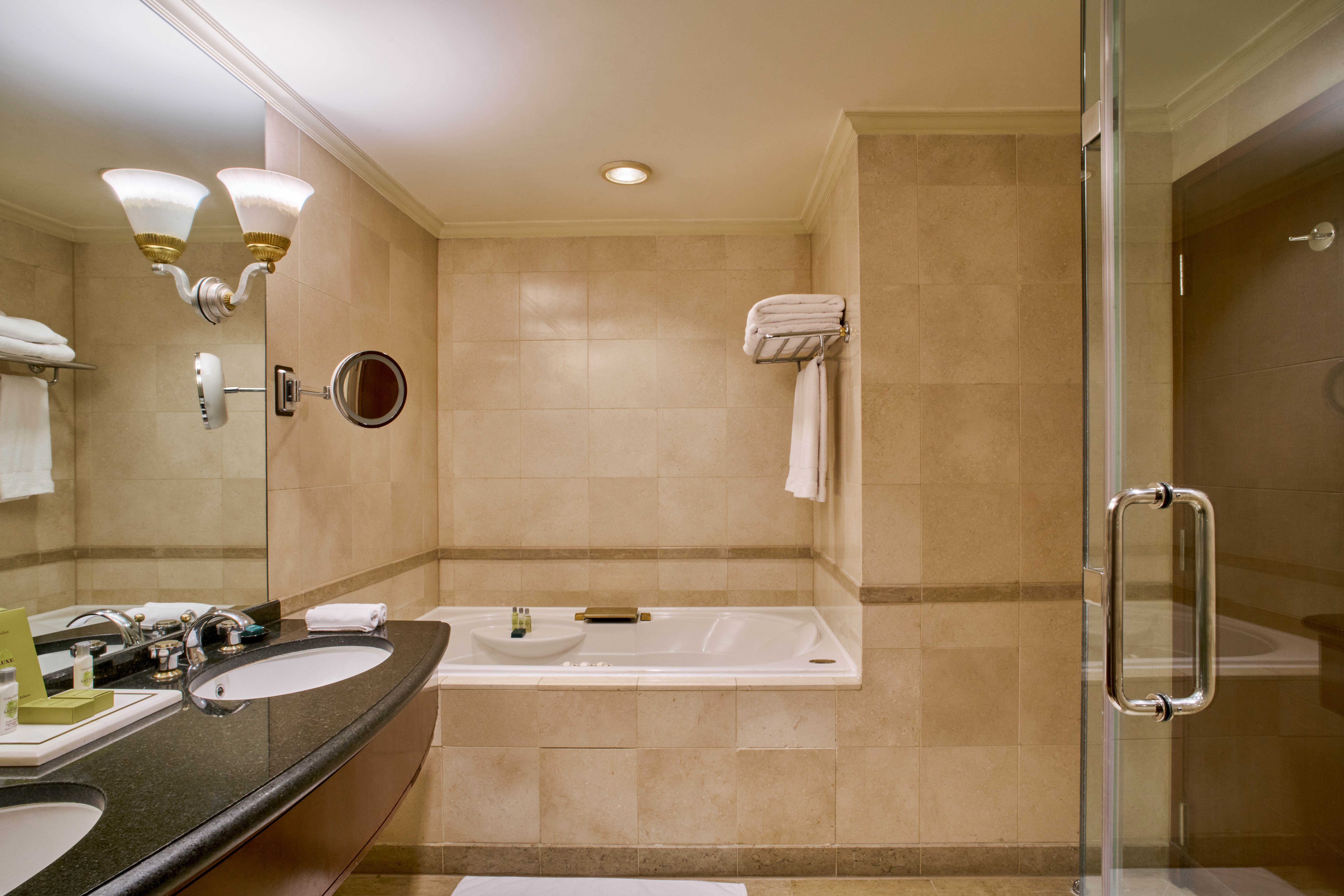 Suite Deluxe with Views